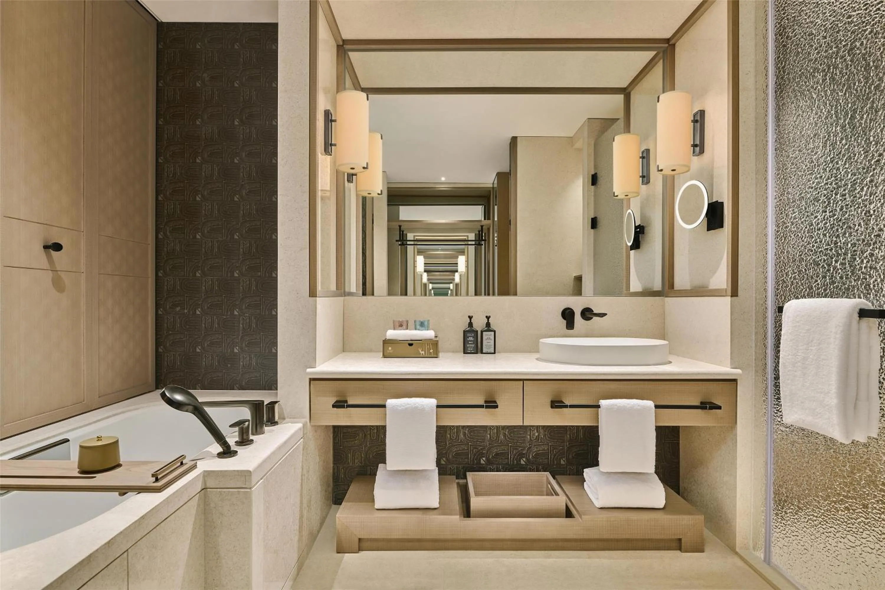 Bathroom in Shu Hua Hotel Tianmu Mountain, Curio Collection By Hilton