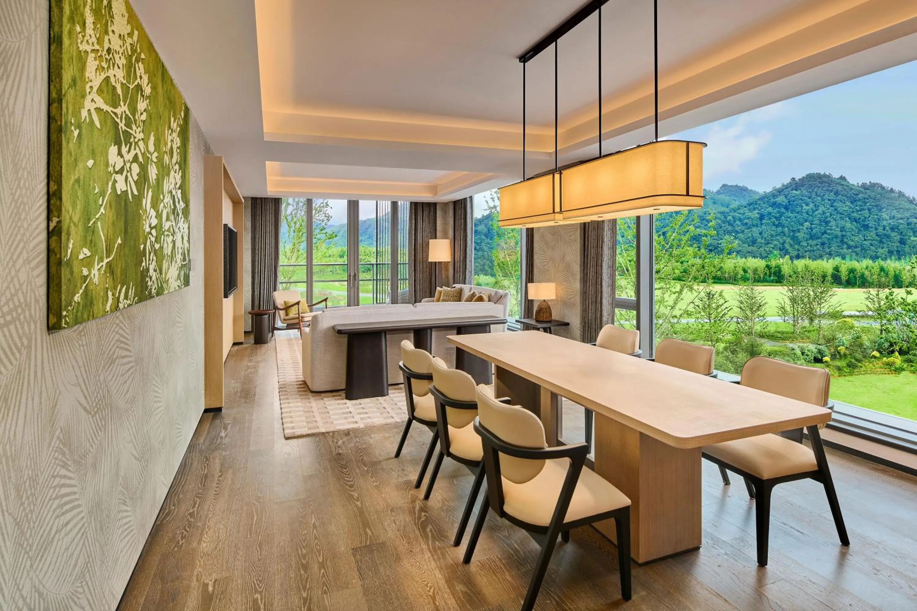 Dining area in Shu Hua Hotel Tianmu Mountain, Curio Collection By Hilton