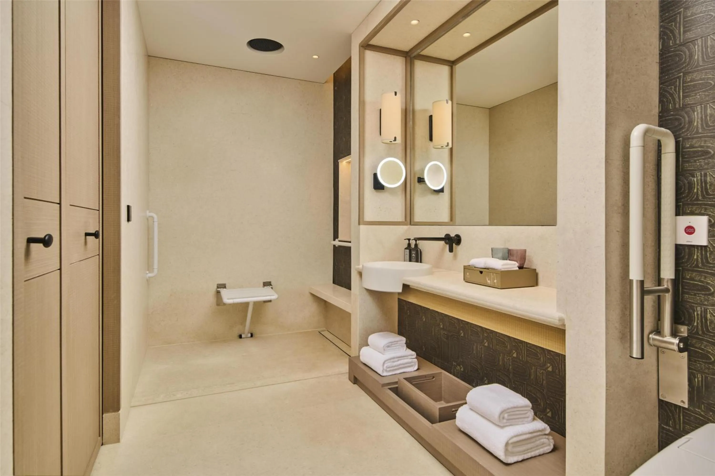 Bathroom in Shu Hua Hotel Tianmu Mountain, Curio Collection By Hilton