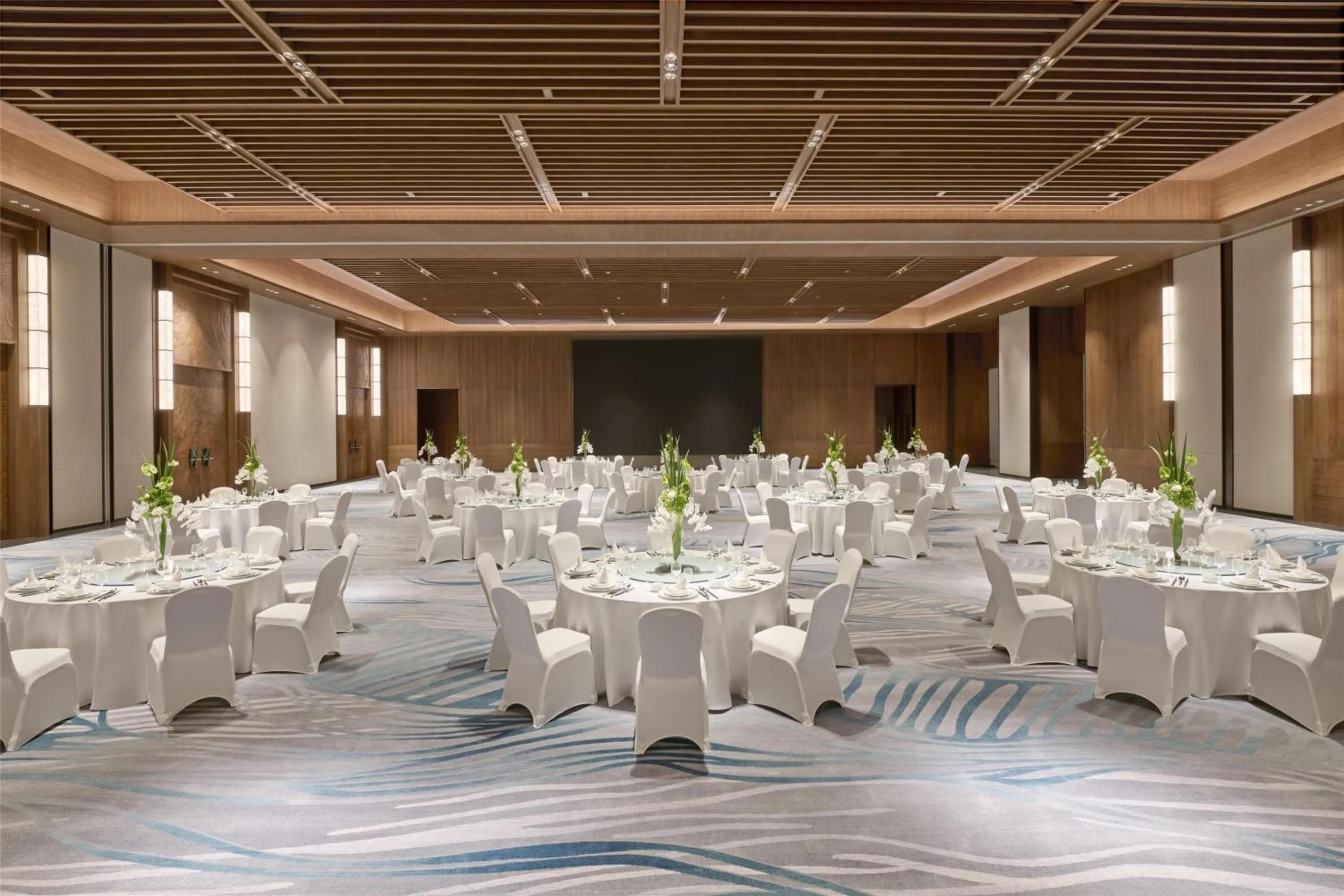 Meeting/conference room in Shu Hua Hotel Tianmu Mountain, Curio Collection By Hilton