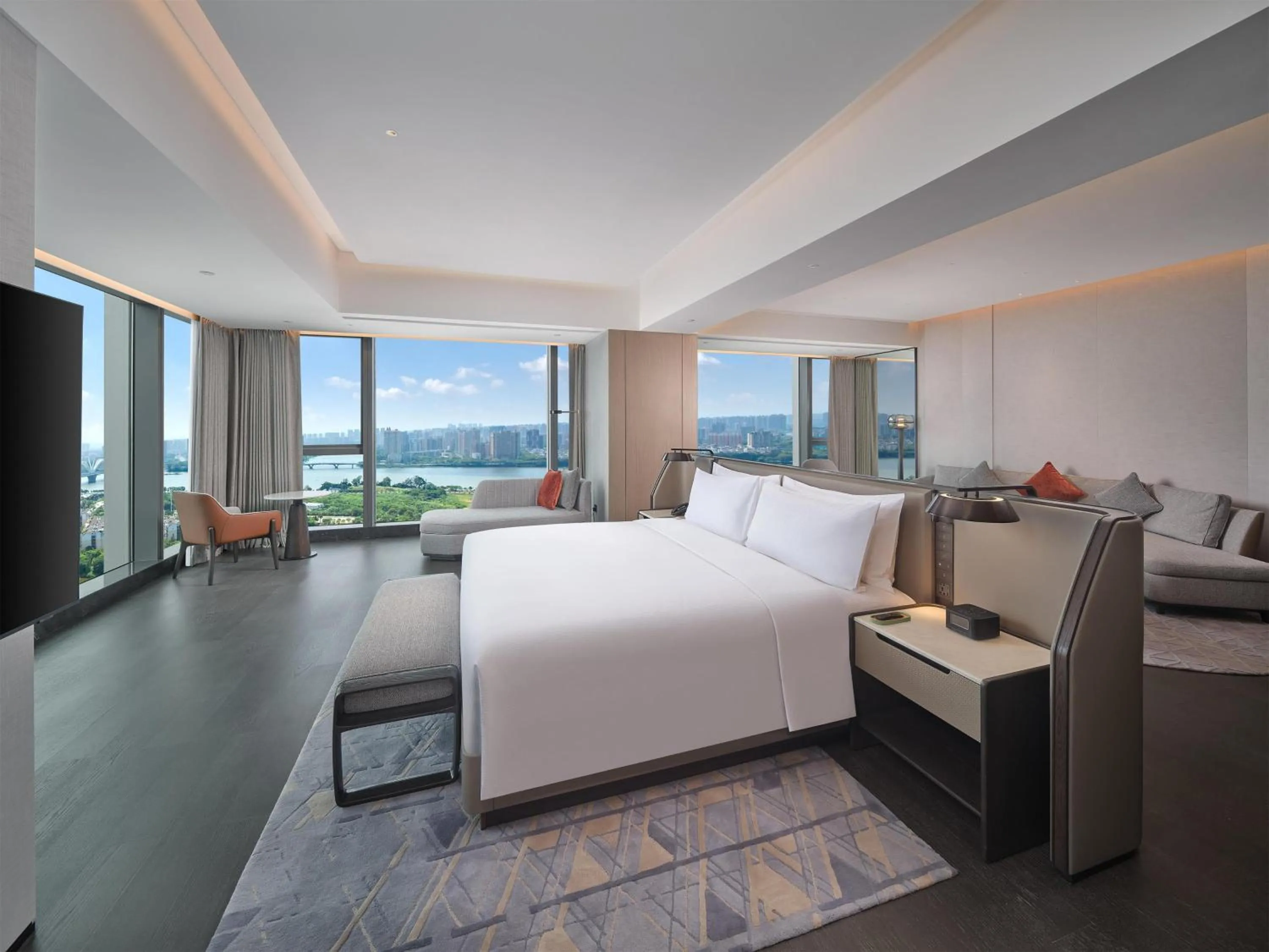 Living room, Bed in Hilton Huizhou