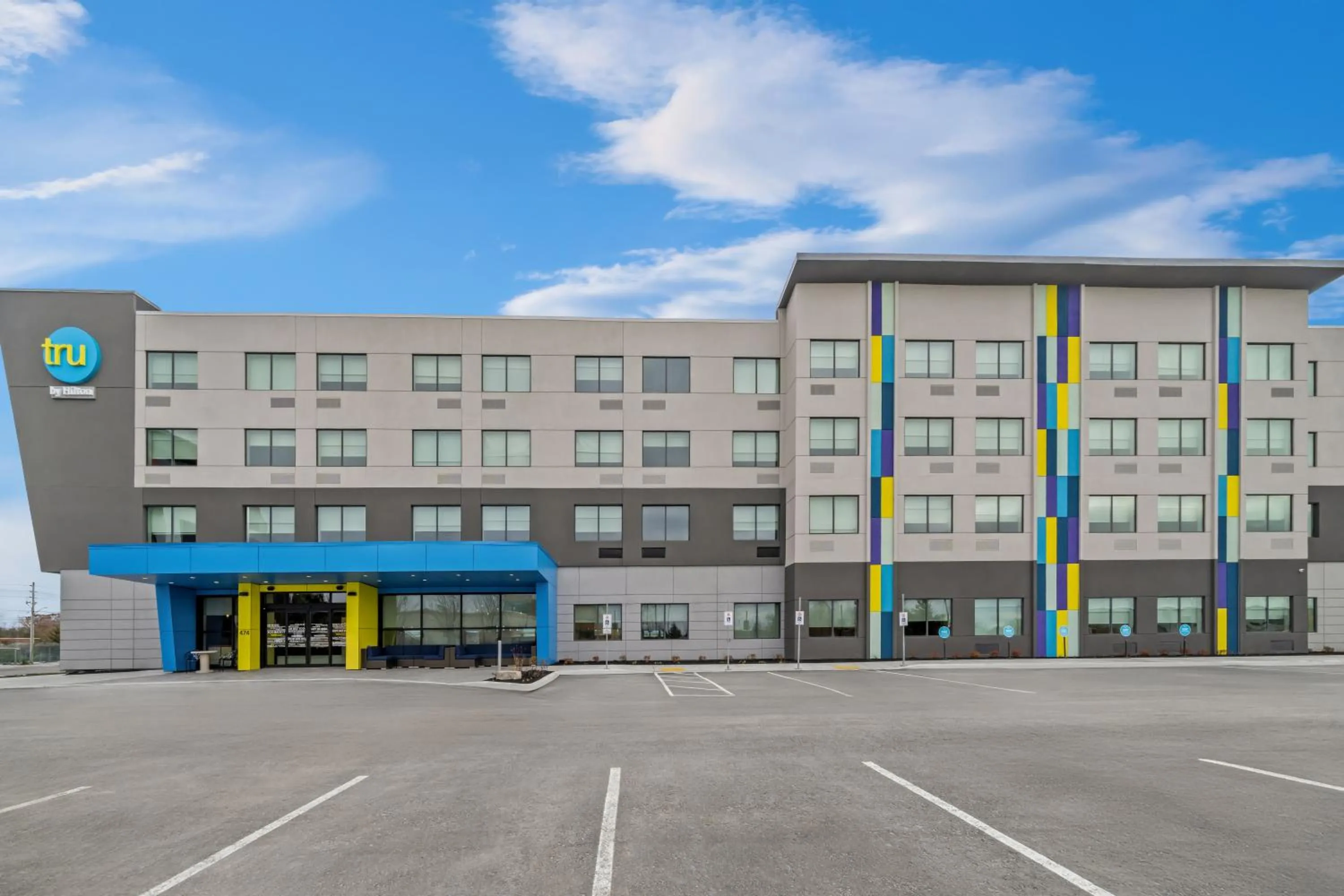 Property building in Tru By Hilton Oshawa