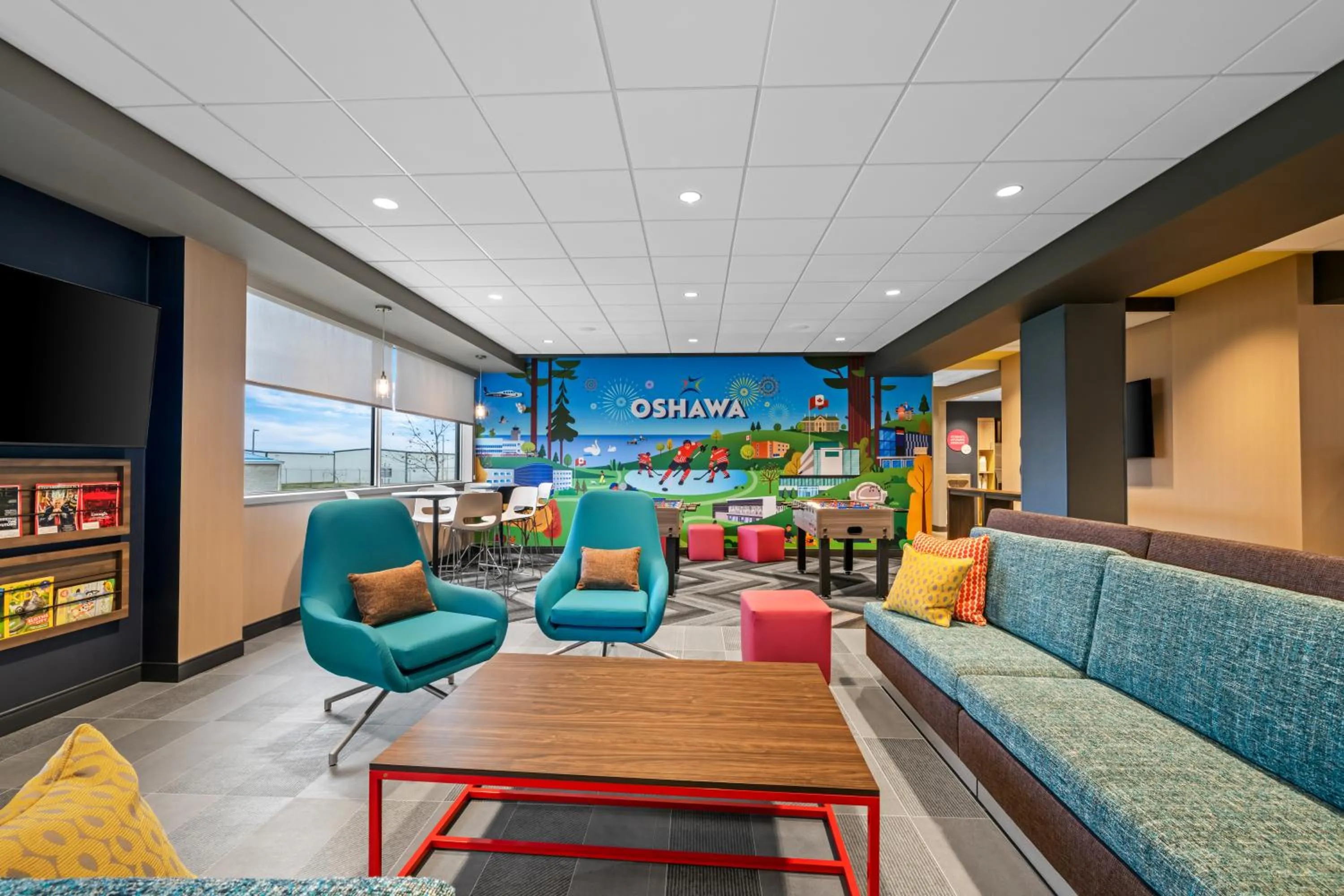 Communal lounge/ TV room in Tru By Hilton Oshawa