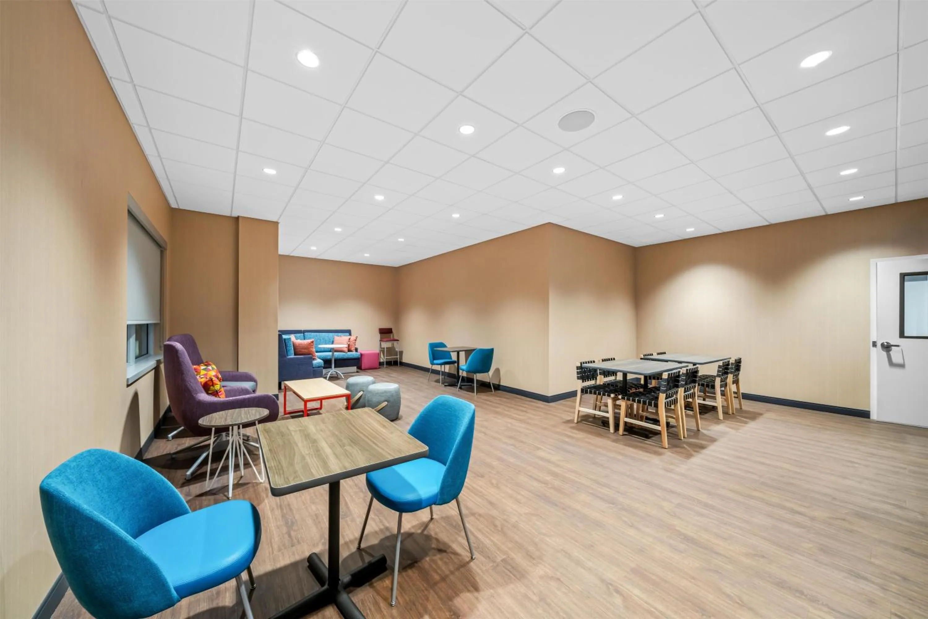 Meeting/conference room in Tru By Hilton Oshawa
