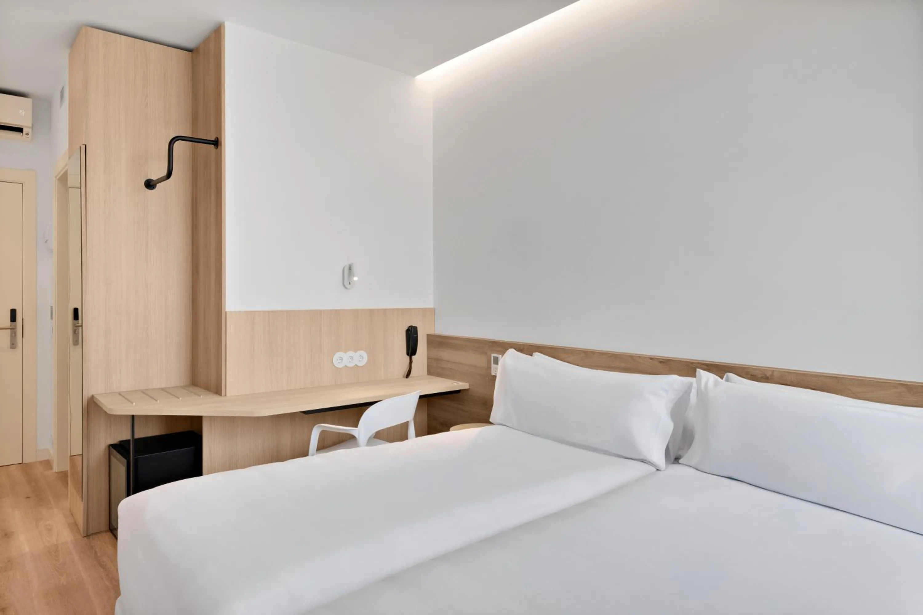 Bed in B&B HOTEL Alicante Aeropuerto