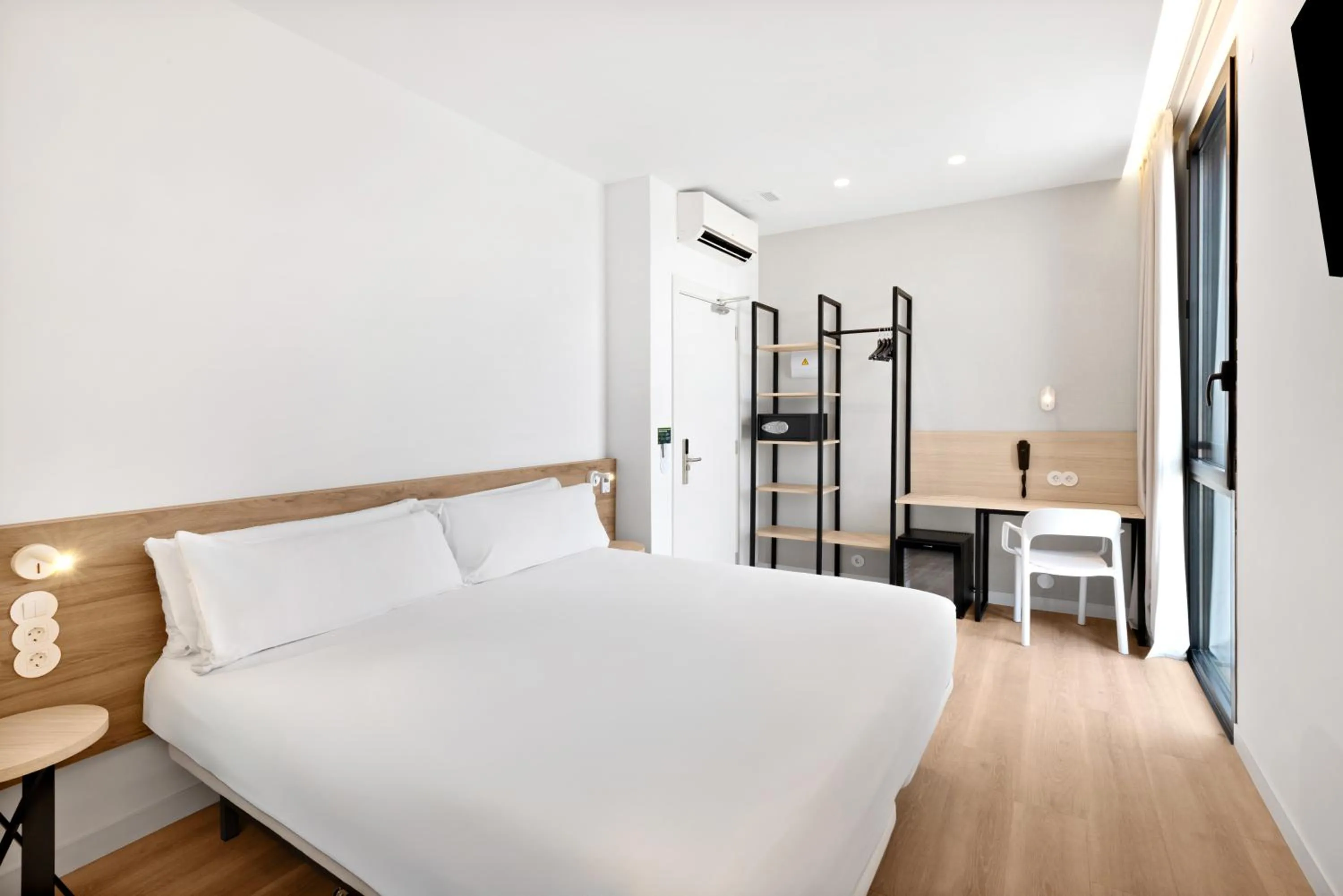 Bed in B&B HOTEL Alicante Aeropuerto