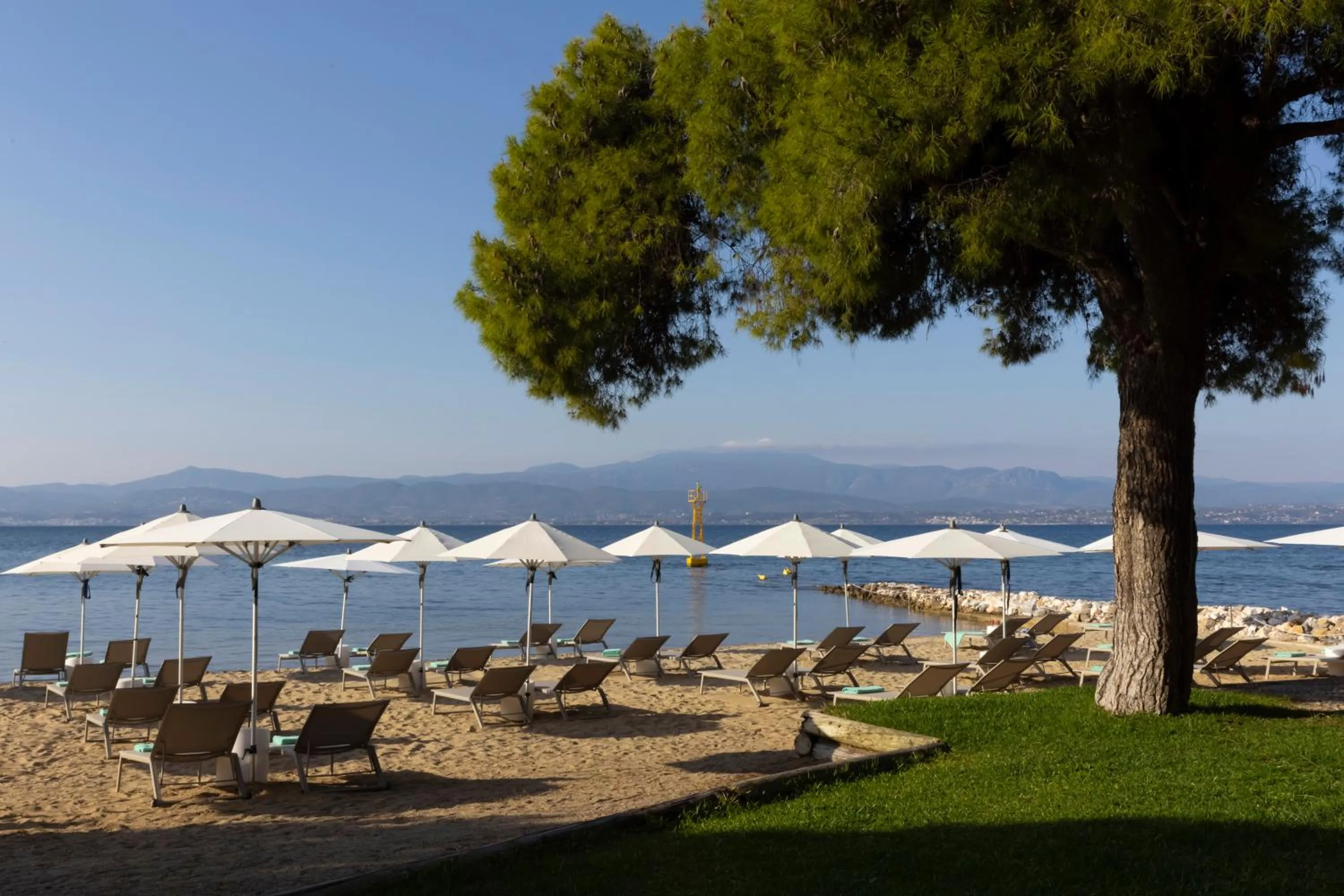 Beach in Negroponte Resort Eretria