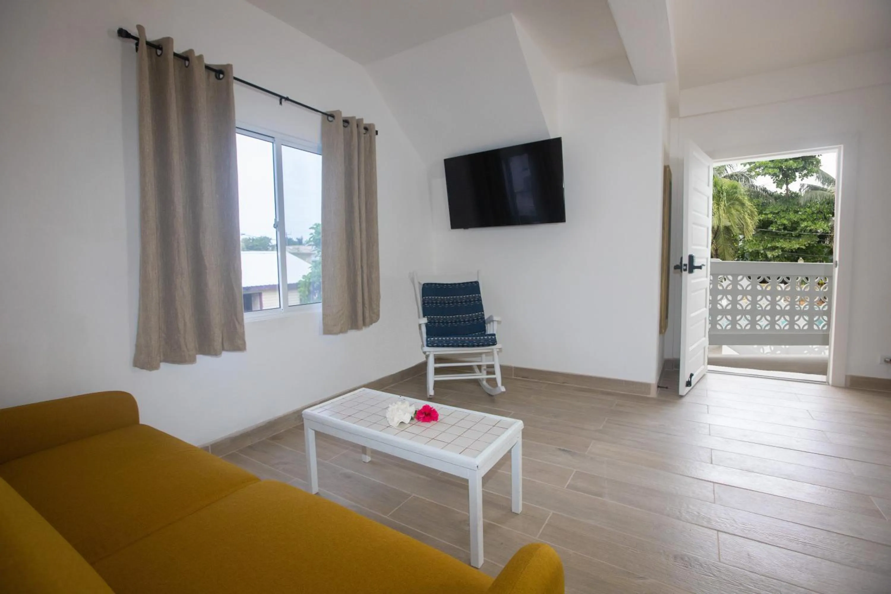 Living room in Treetops Hotel