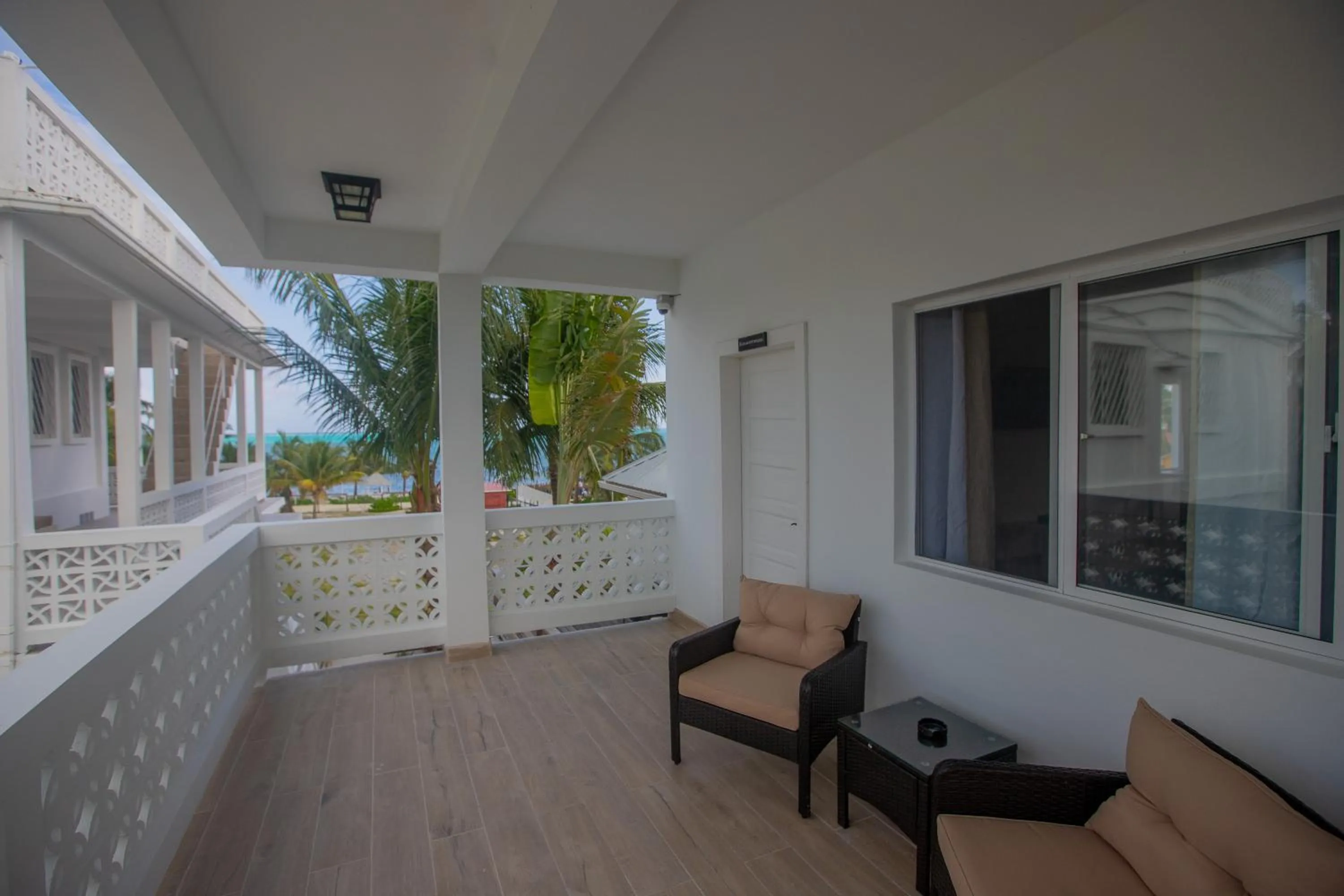 Balcony/Terrace in Treetops Hotel