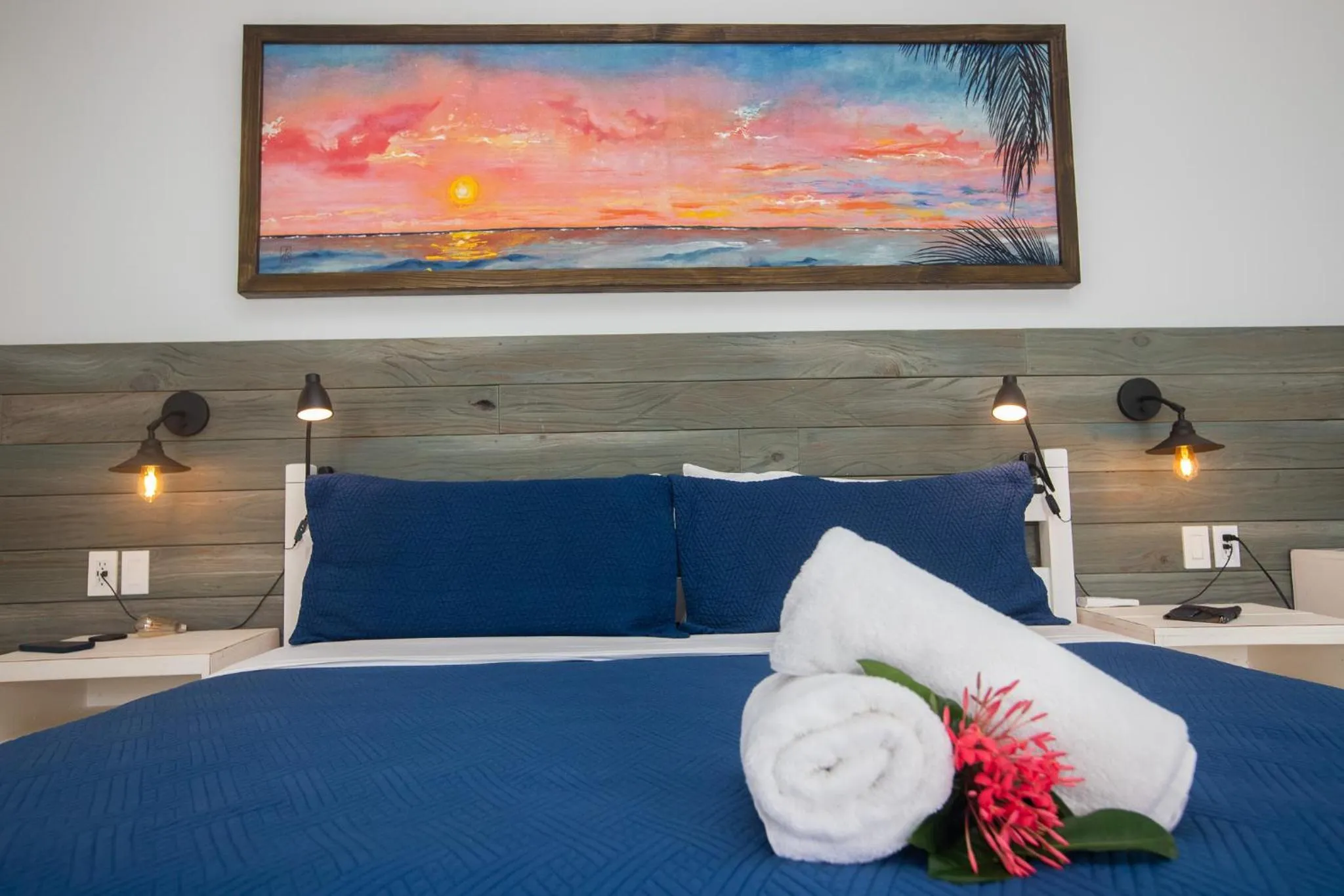 Bedroom, Bed in Treetops Hotel