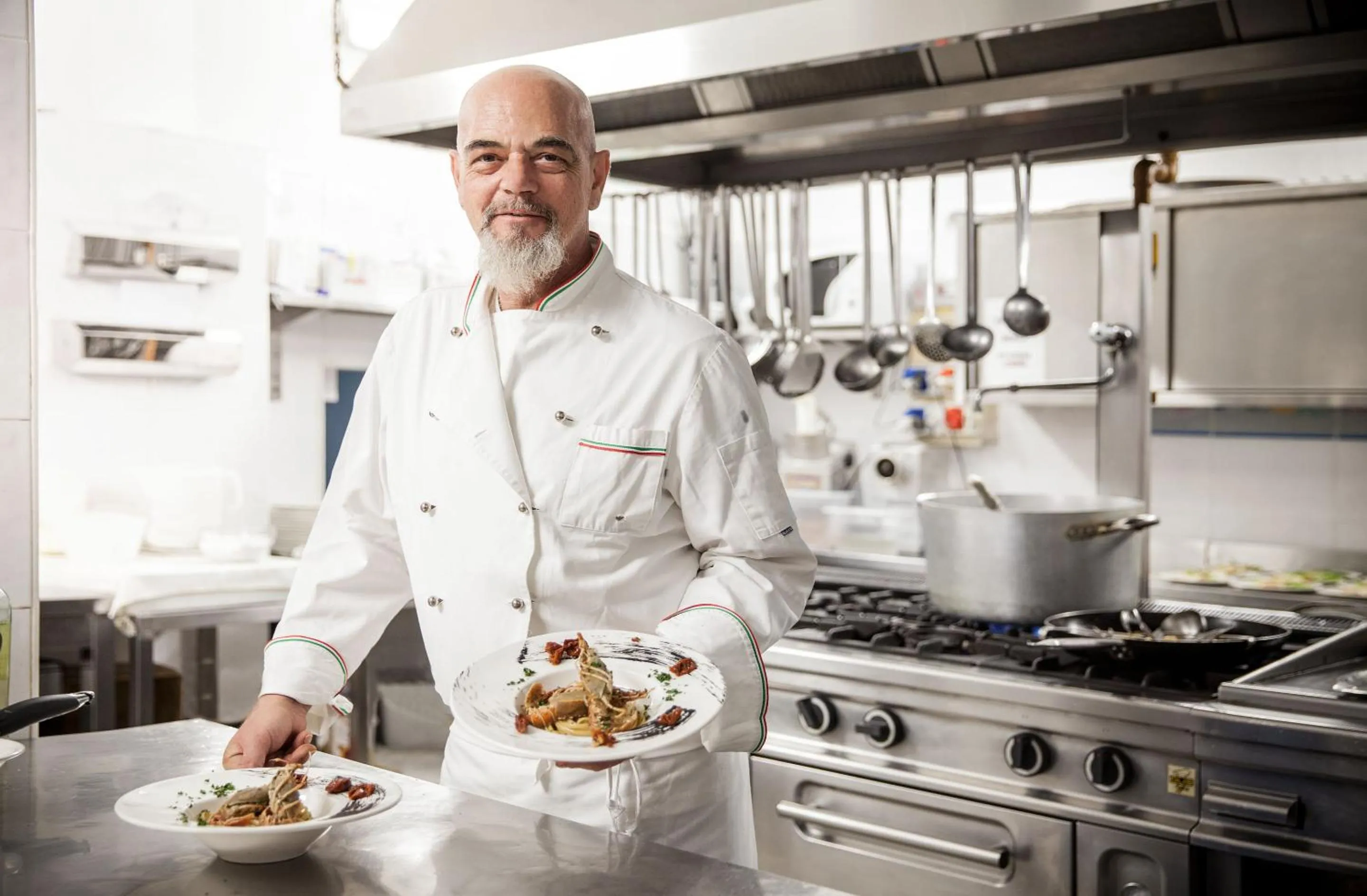 Restaurant/places to eat in Hotel Olympic