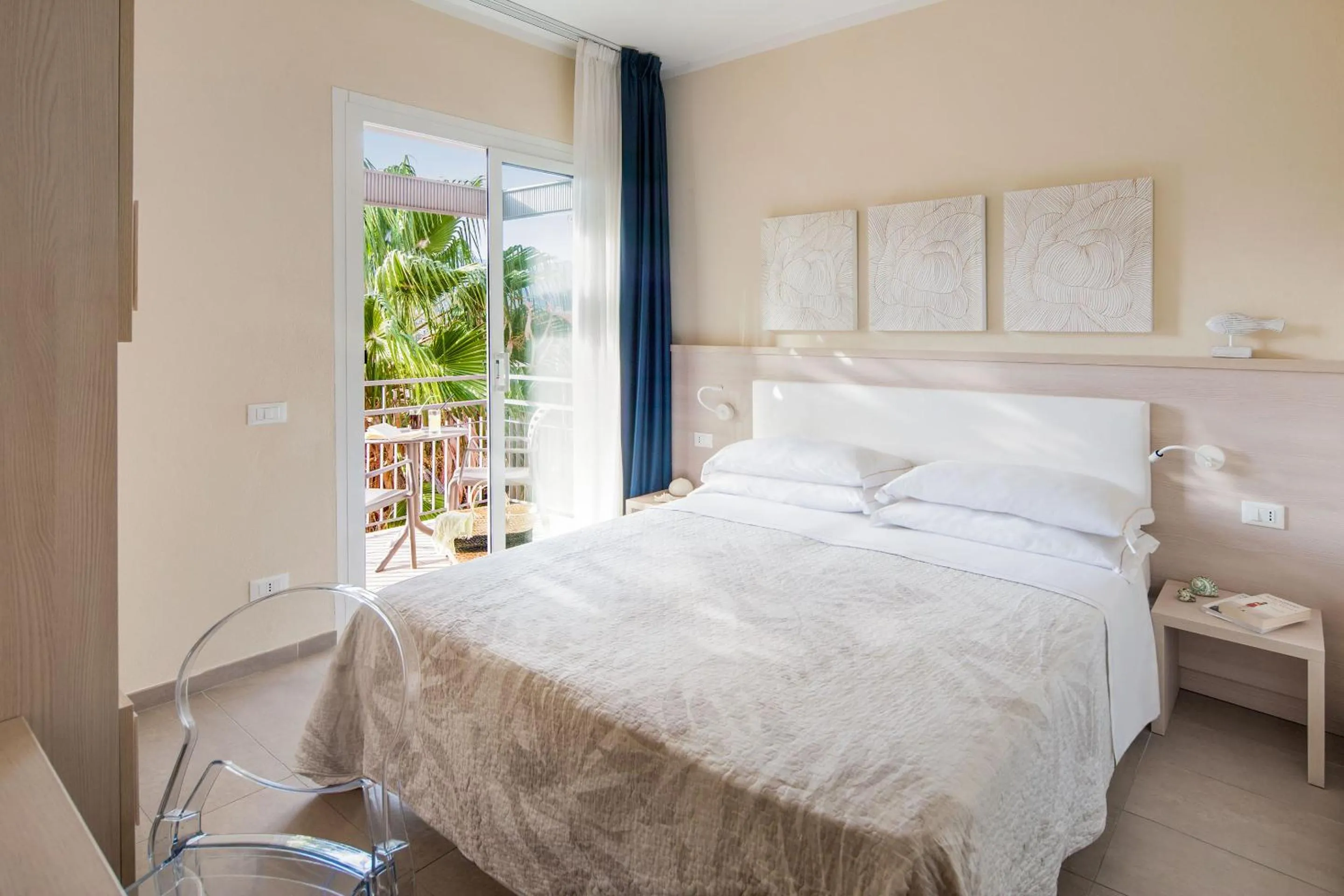 Bedroom, Bed in Hotel Olympic