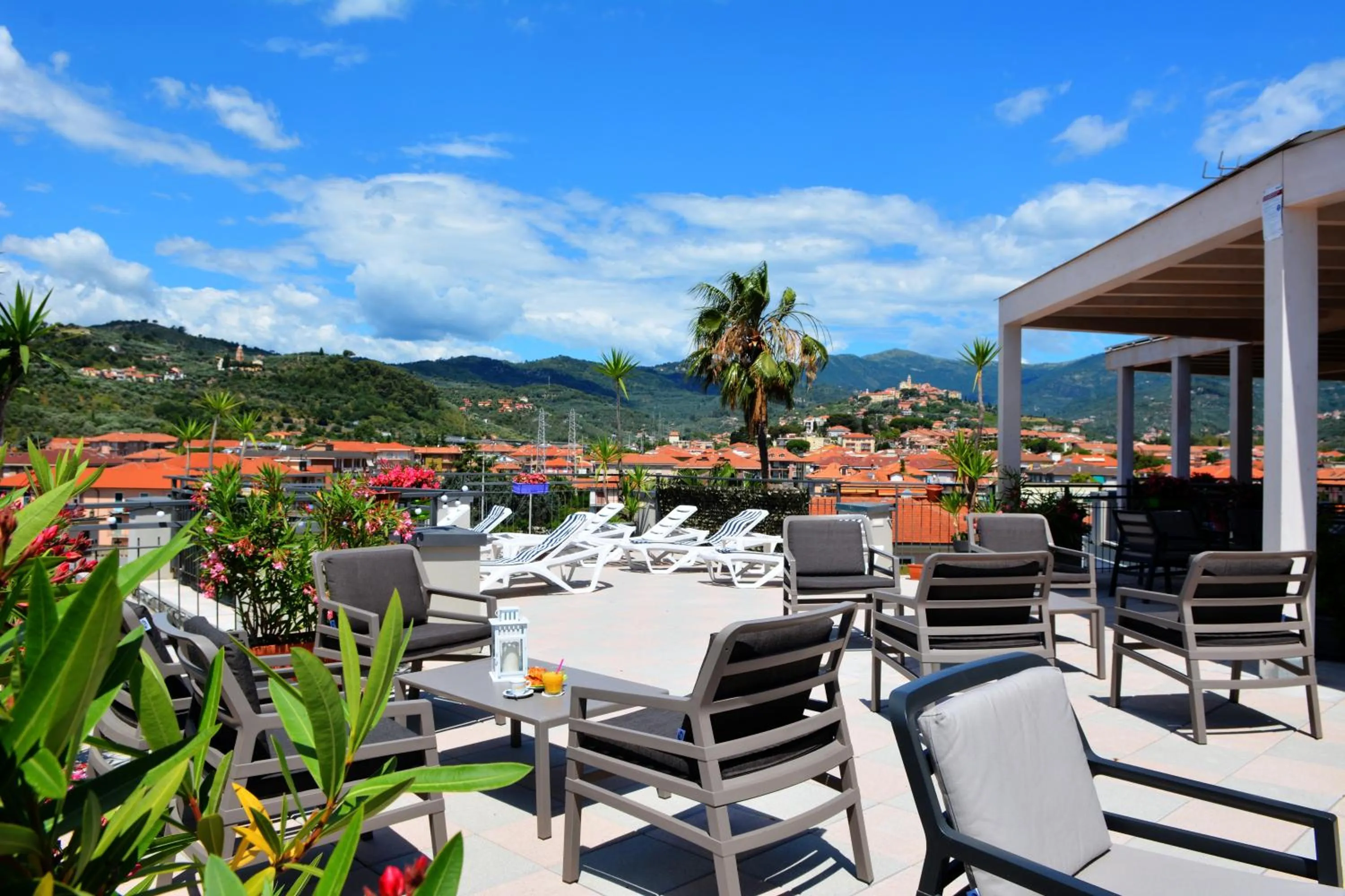 Patio in Hotel Olympic