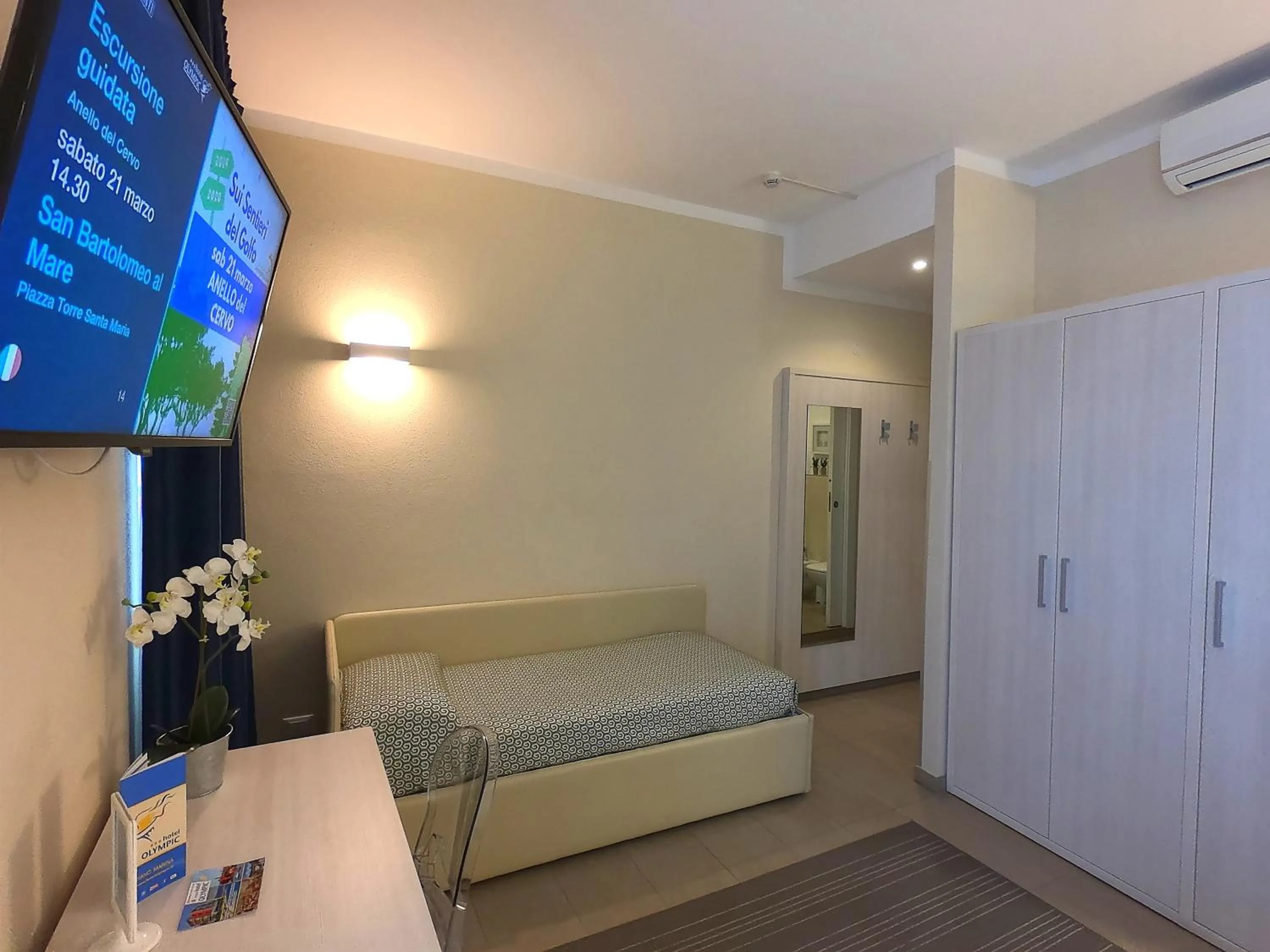 Bed in Hotel Olympic