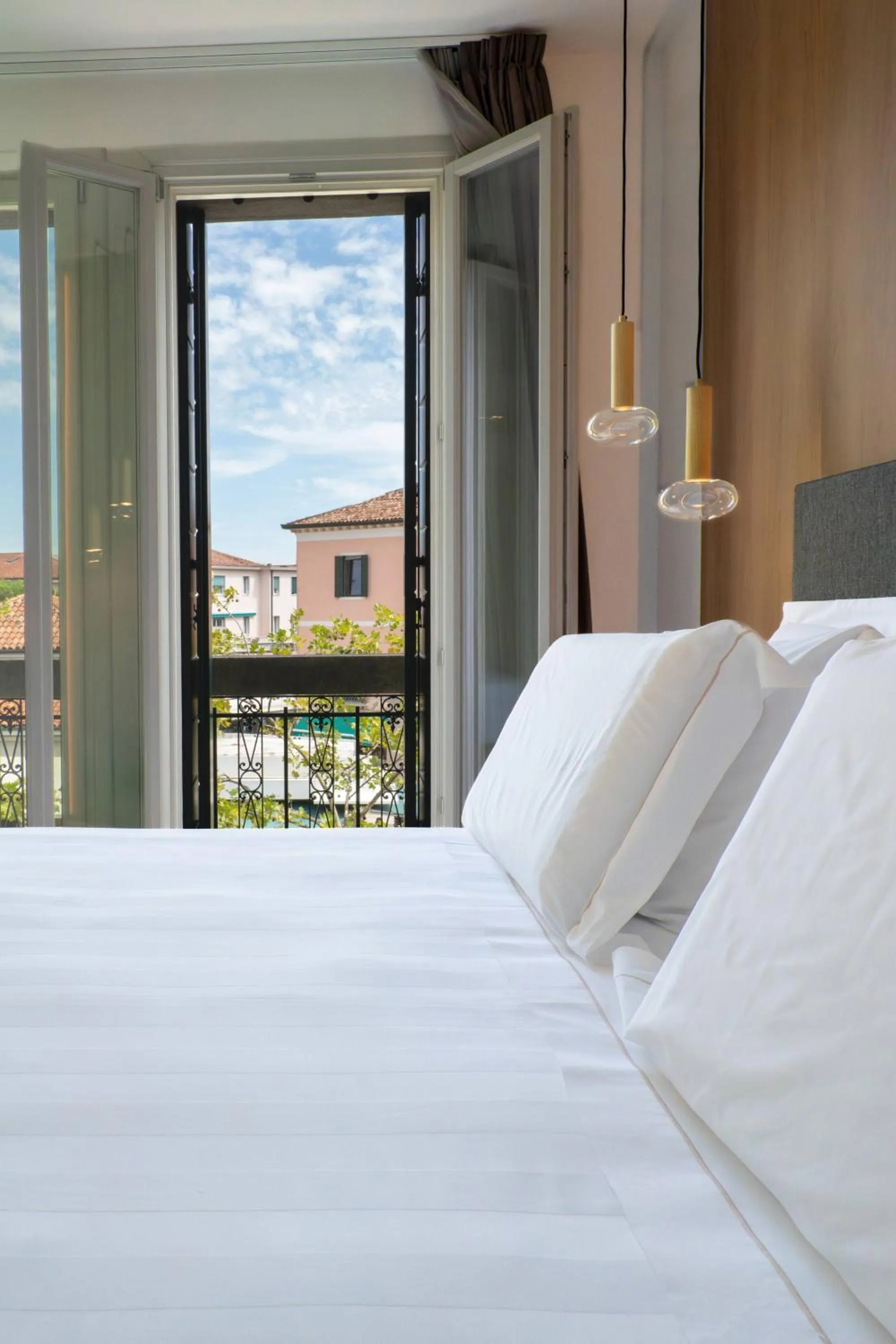 Property building, Bed in Melia Venezia Lido