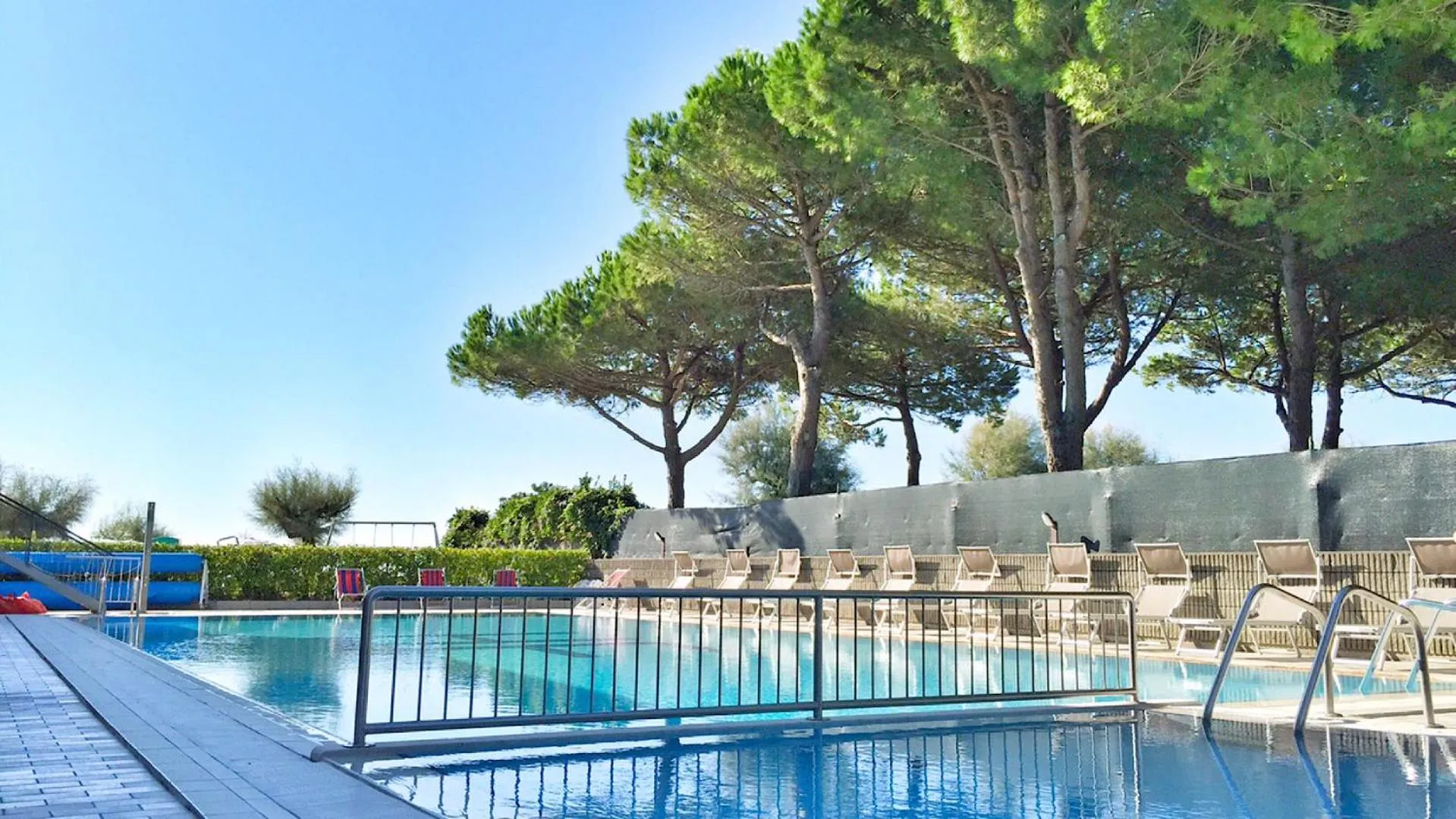 Swimming pool in Hotel Fenix