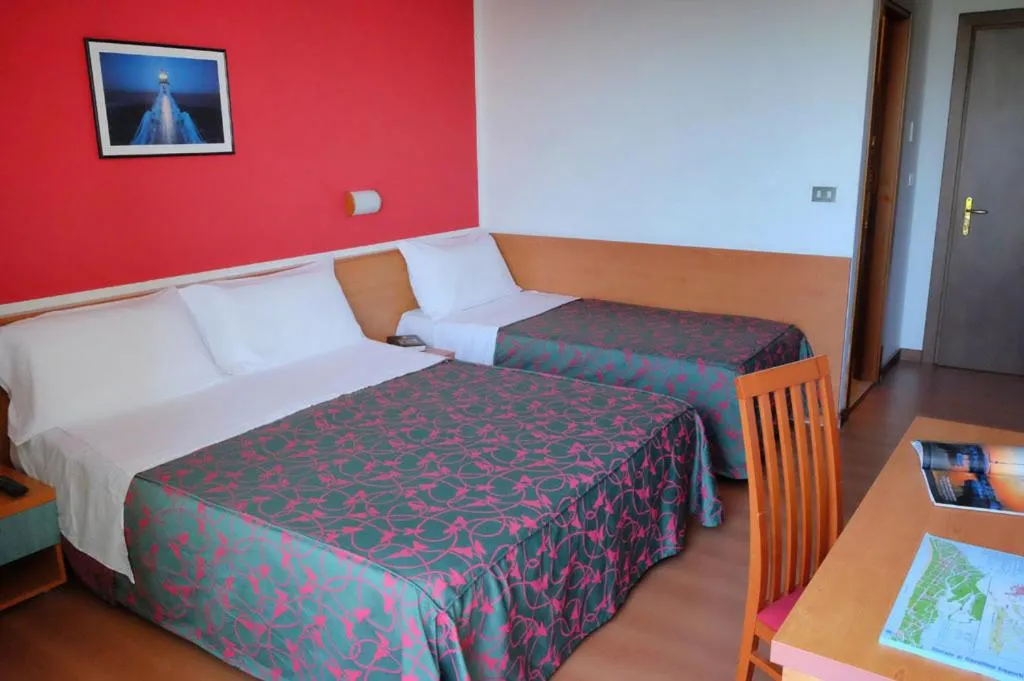 Photo of the whole room, Bed in Hotel Fenix