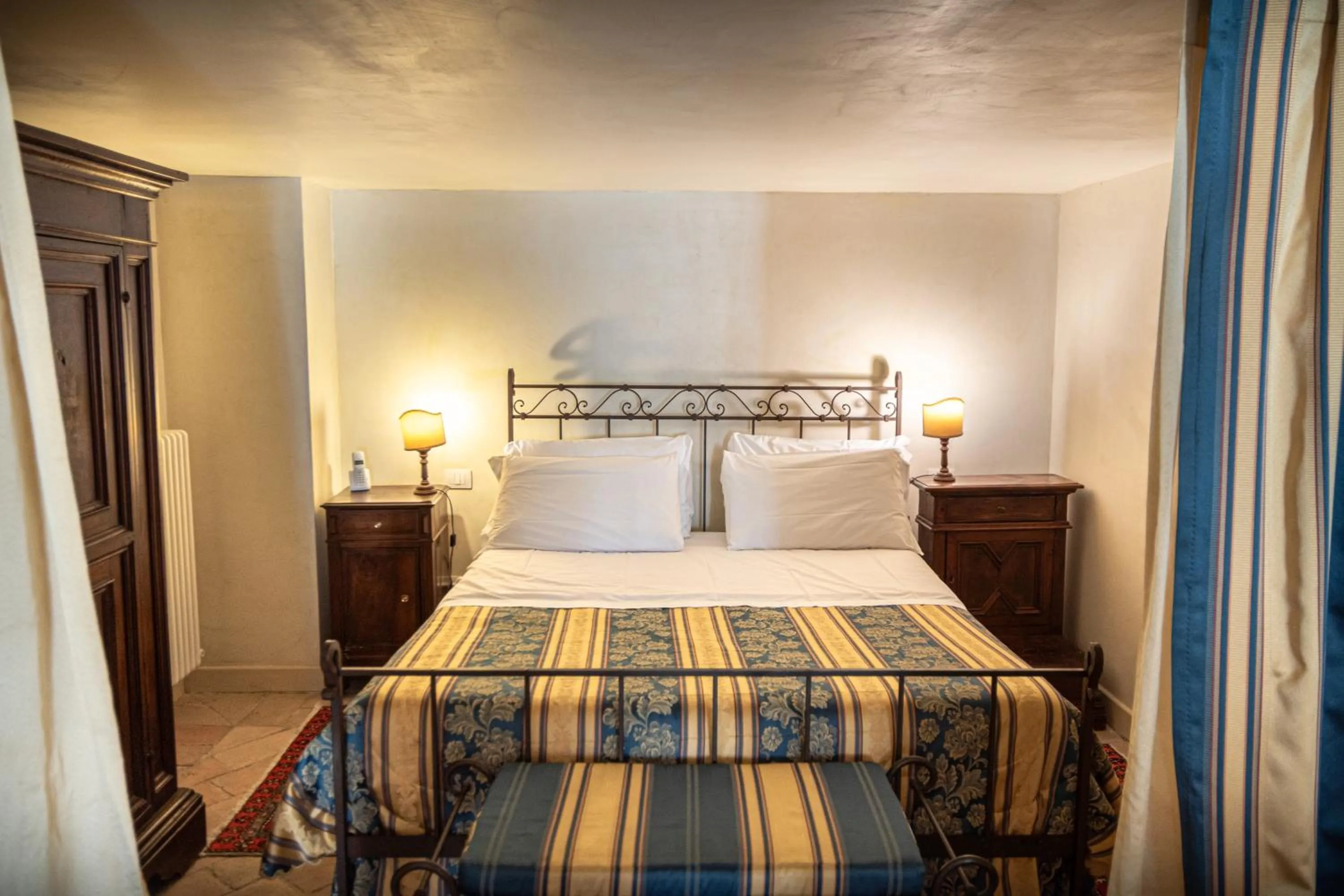 Bed in Residenza D'epoca San Crispino