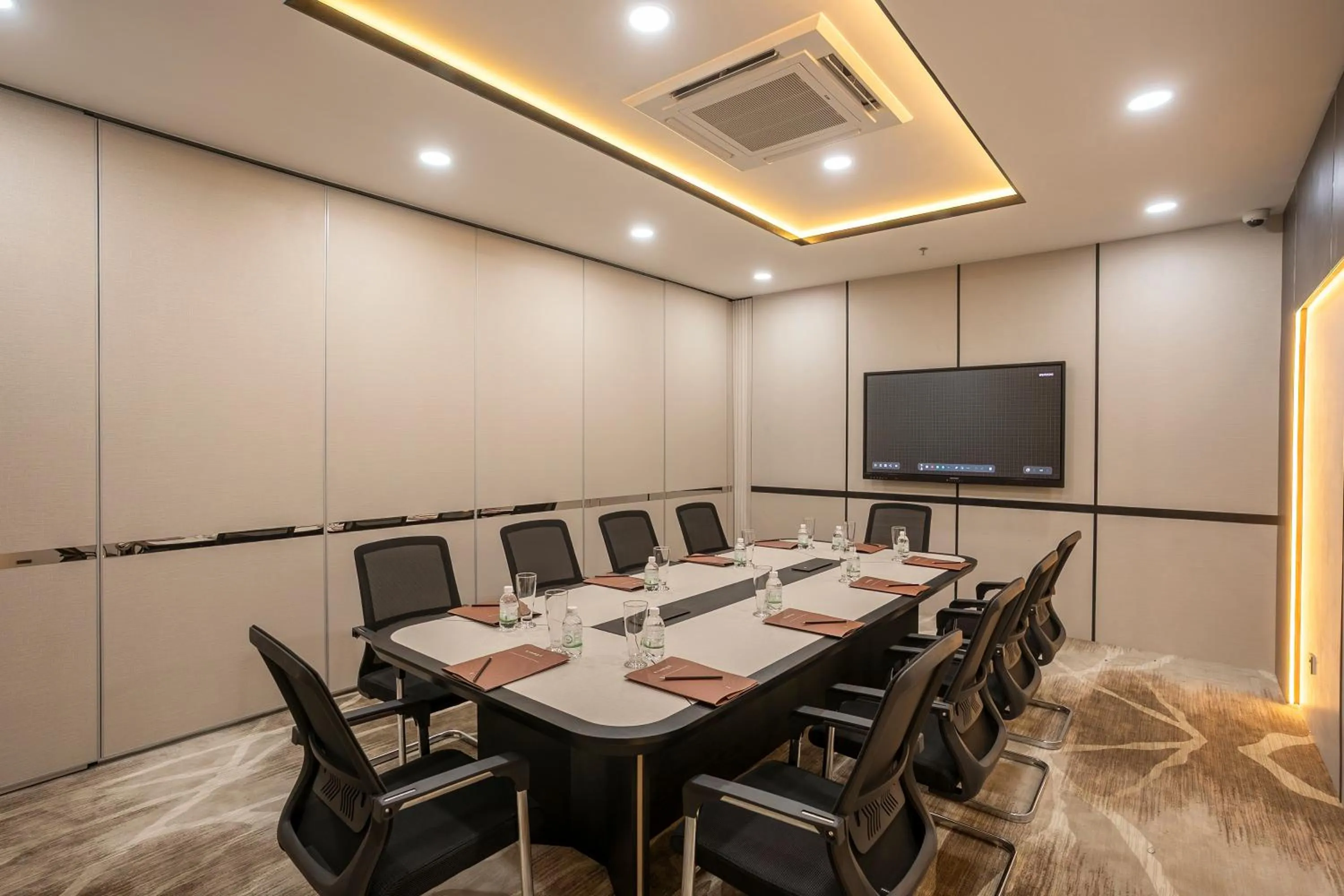 Meeting/conference room in Iconique Hotel Nha Trang