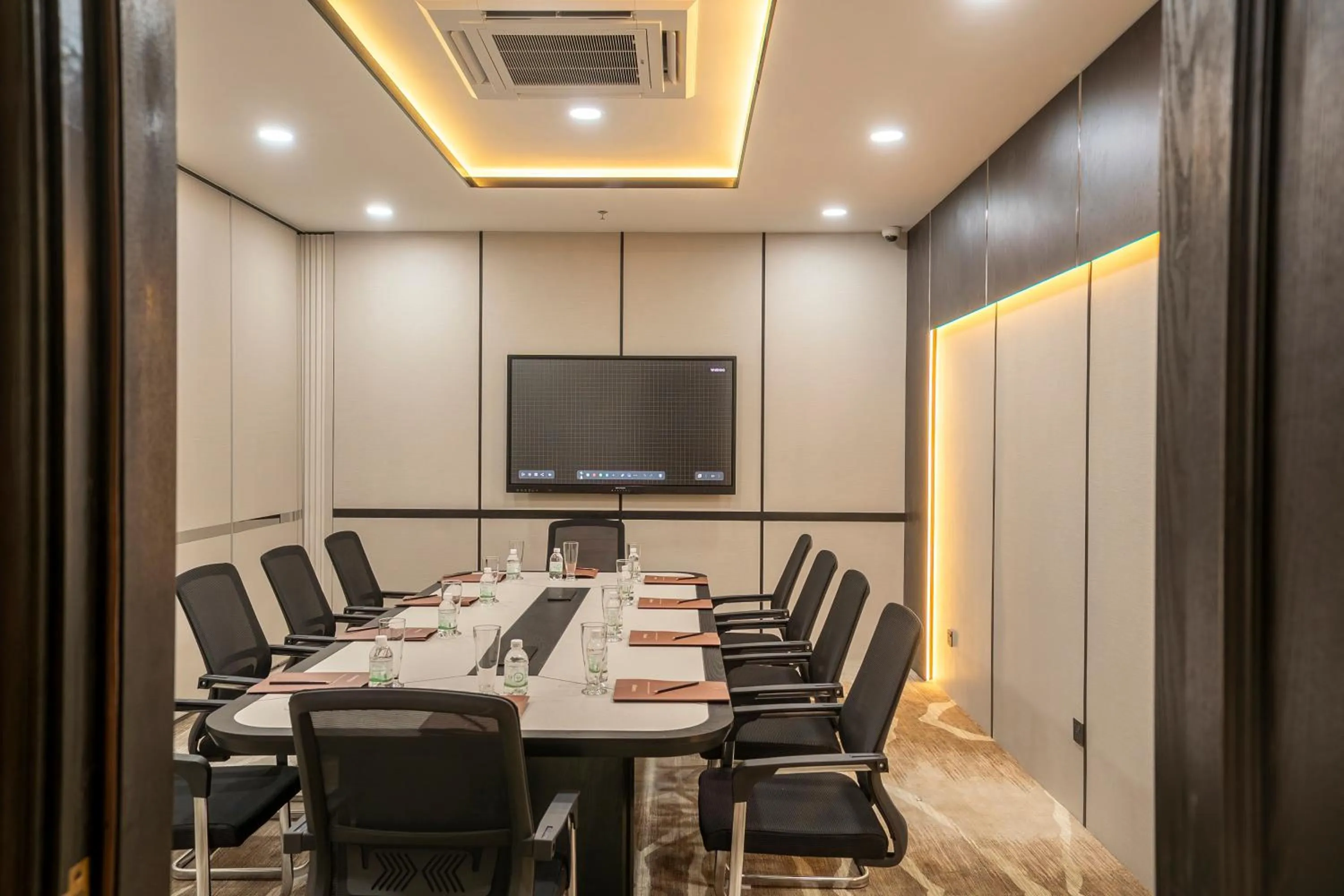 Meeting/conference room in Iconique Hotel Nha Trang