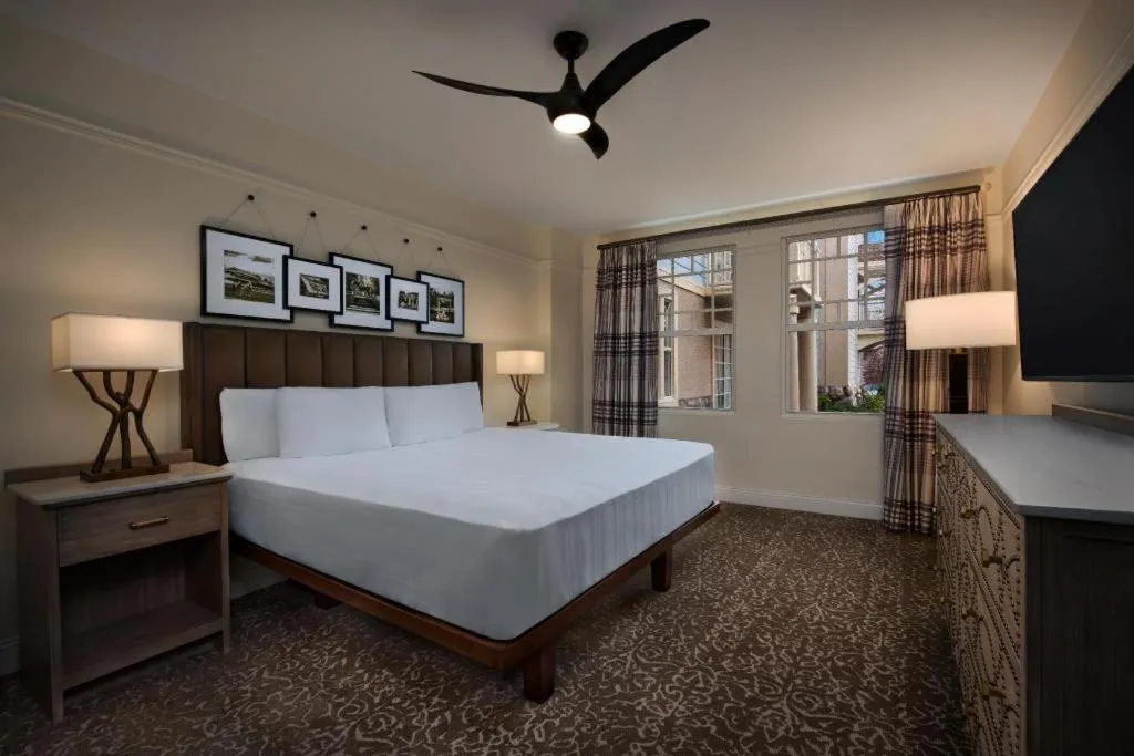 Bed in Disney's Saratoga Springs Resort & Spa
