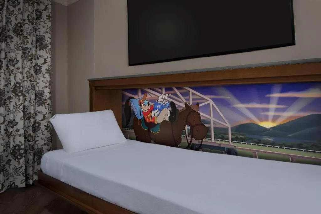 Bed in Disney's Saratoga Springs Resort & Spa