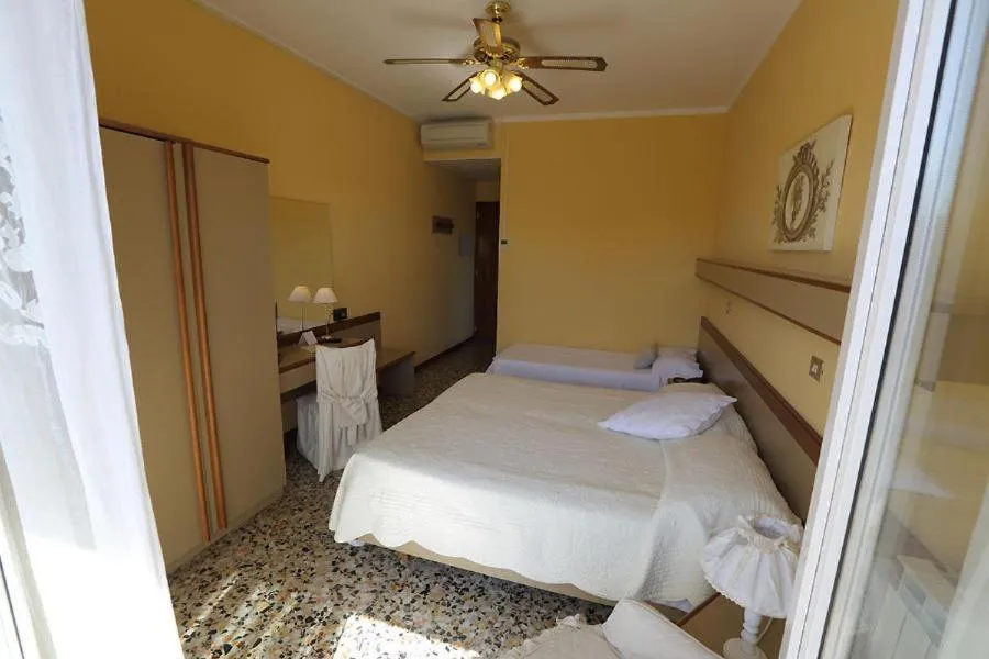 Bedroom, Bed in Hotel Bergamo Mare Mhotelsgroup