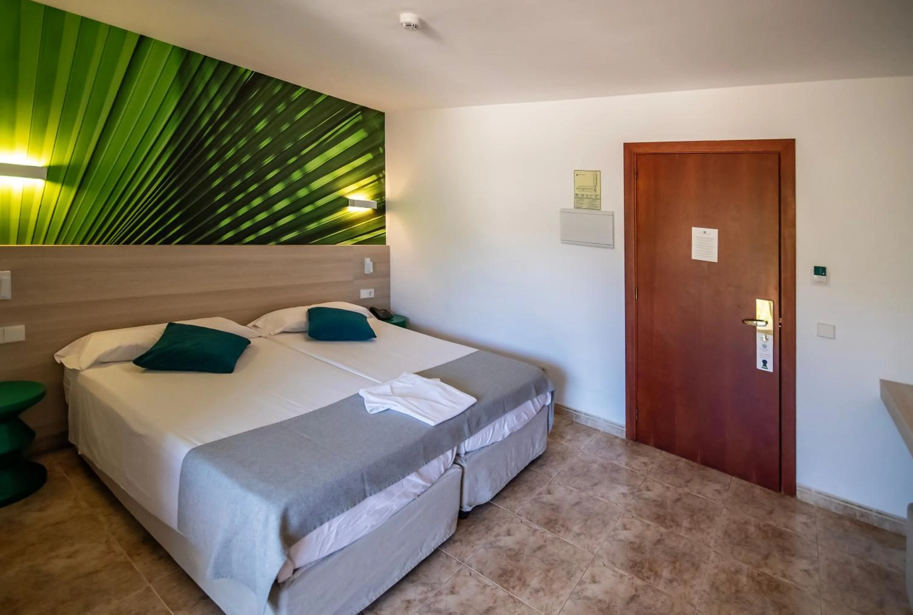 Bedroom, Bed in Canyamel Classic & Spa, solo Adultos