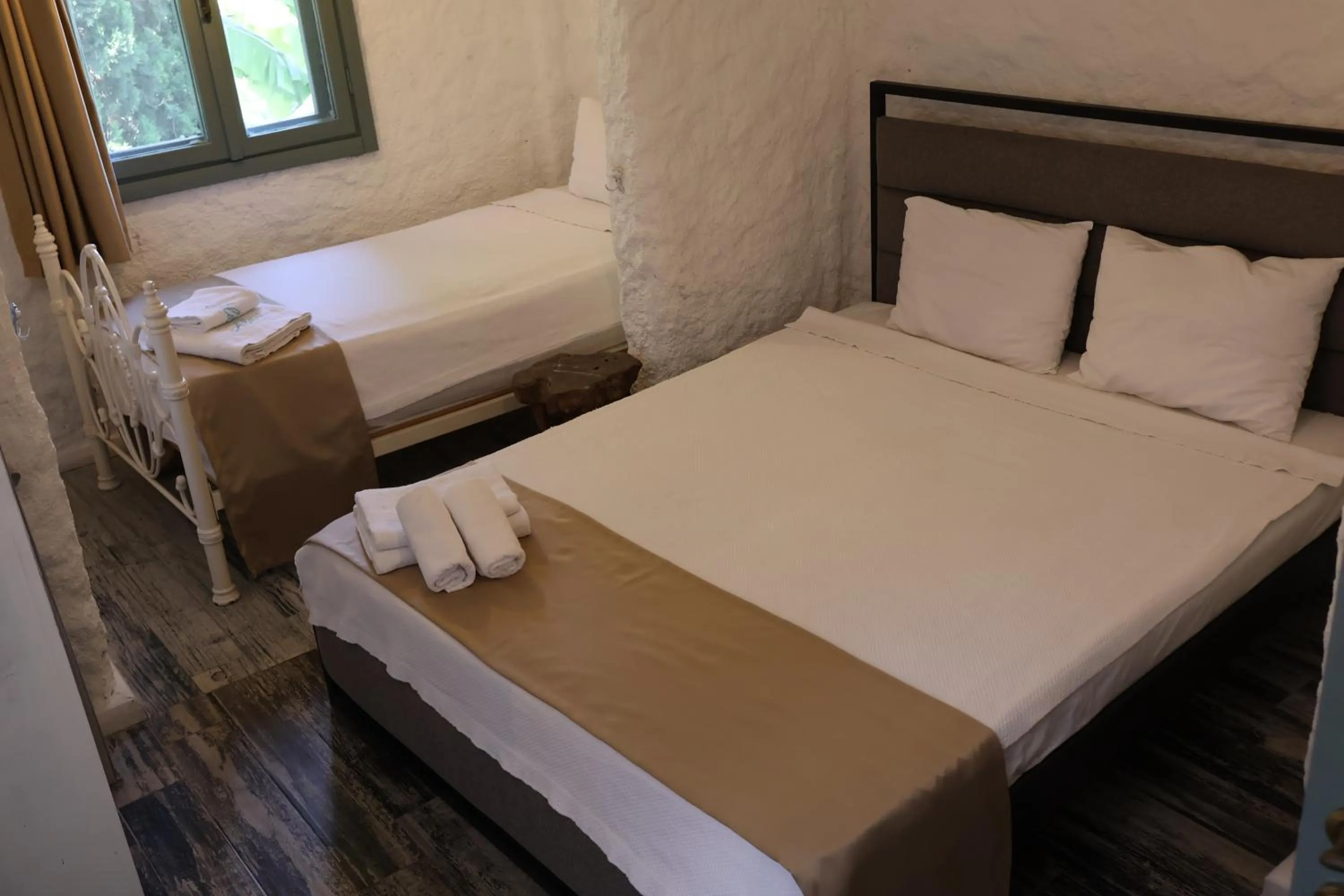 Bed in Ala Konak Alaçatı