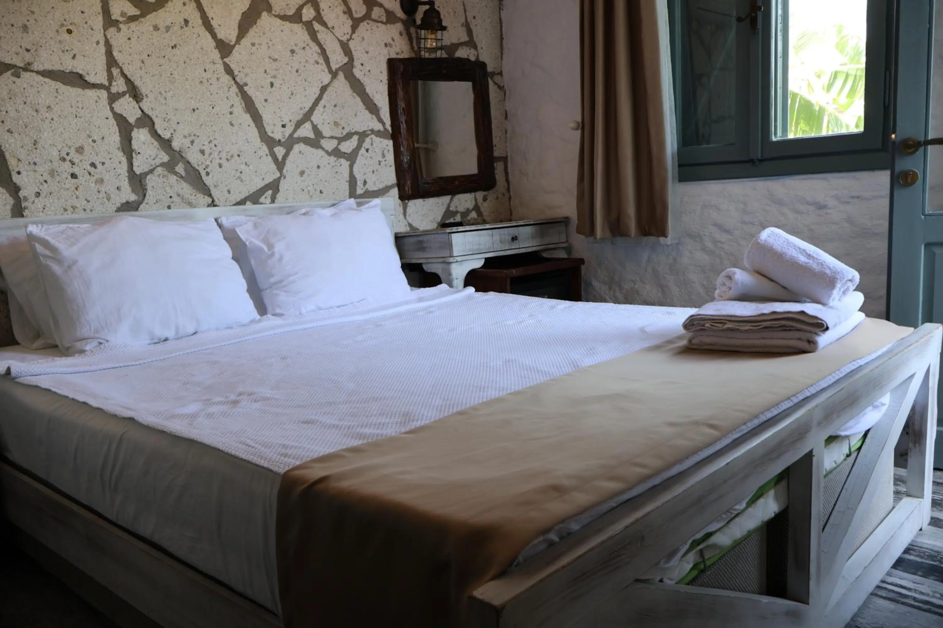 Bed in Ala Konak Alaçatı