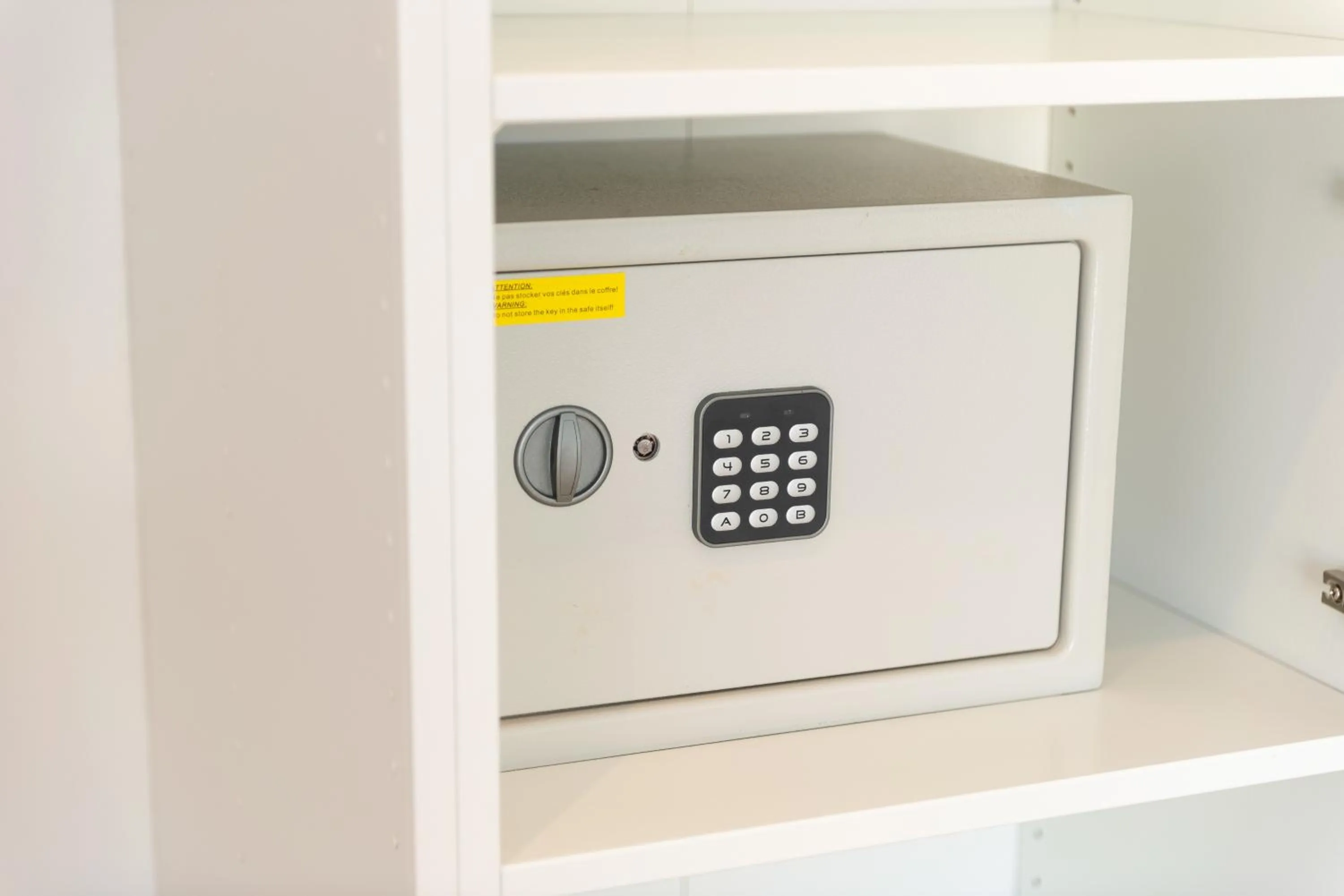 safe in Bauló Mar Apartments