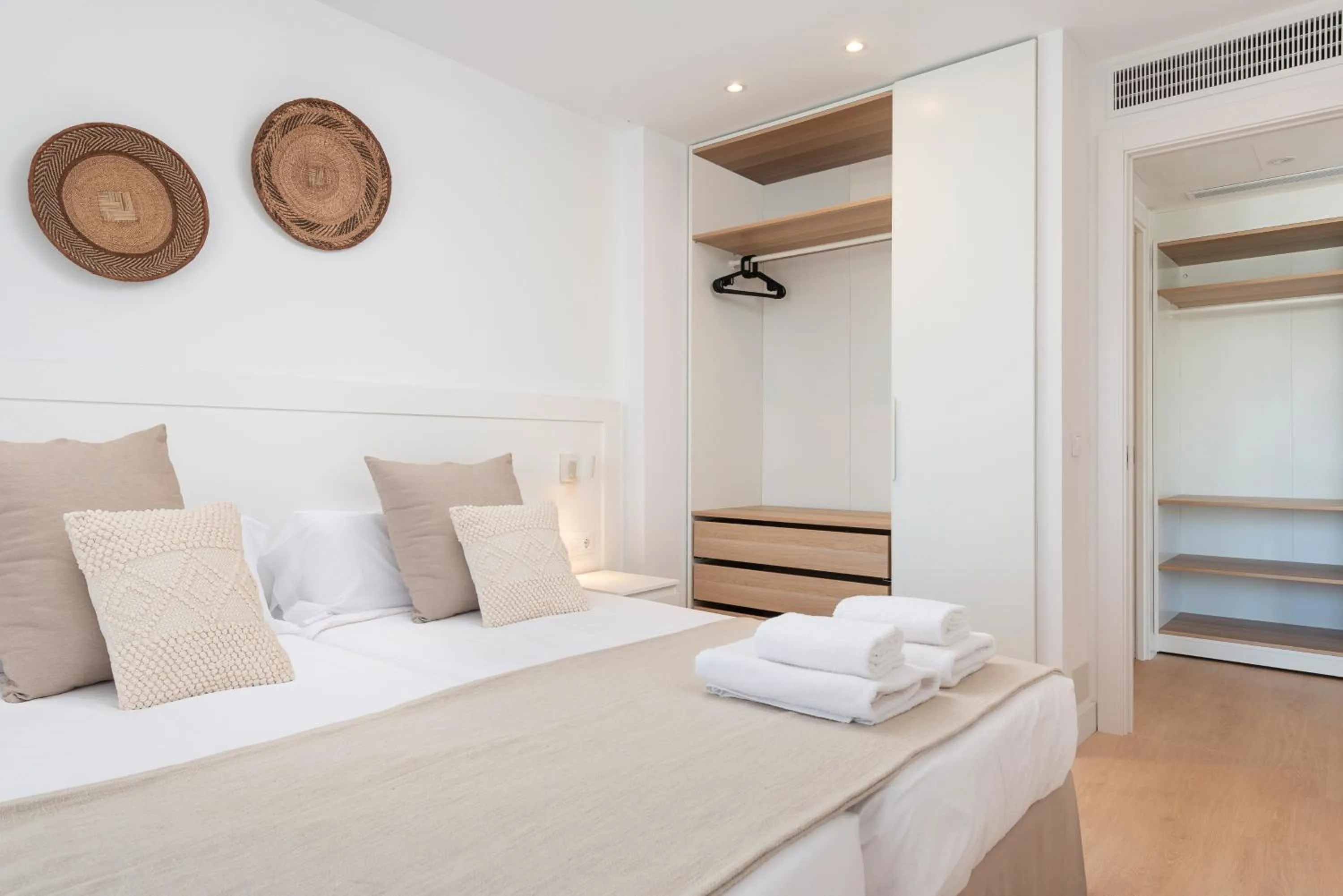 Bedroom, Bed in Bauló Mar Apartments