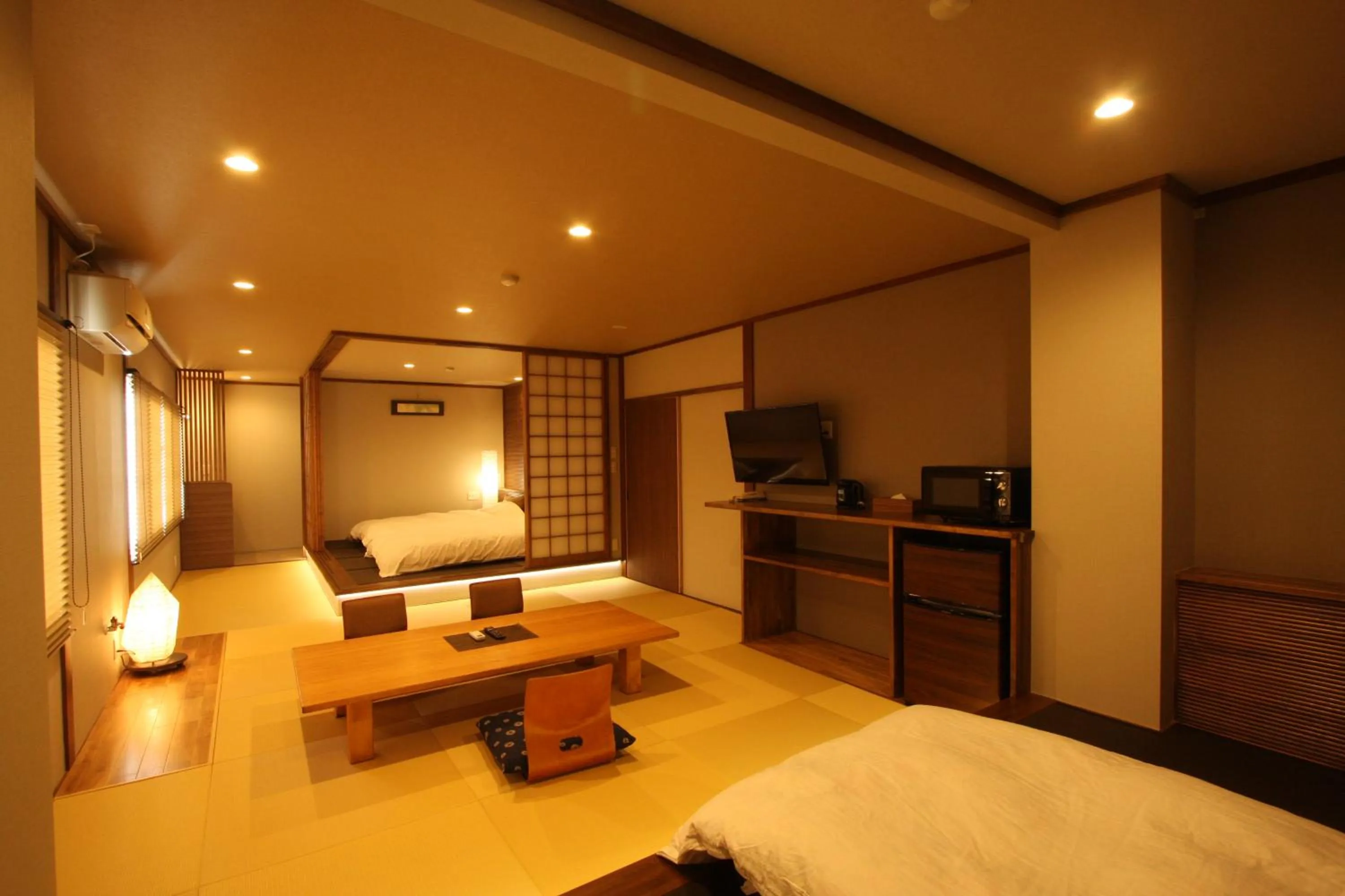 Nozawa Onsen Azegamikan