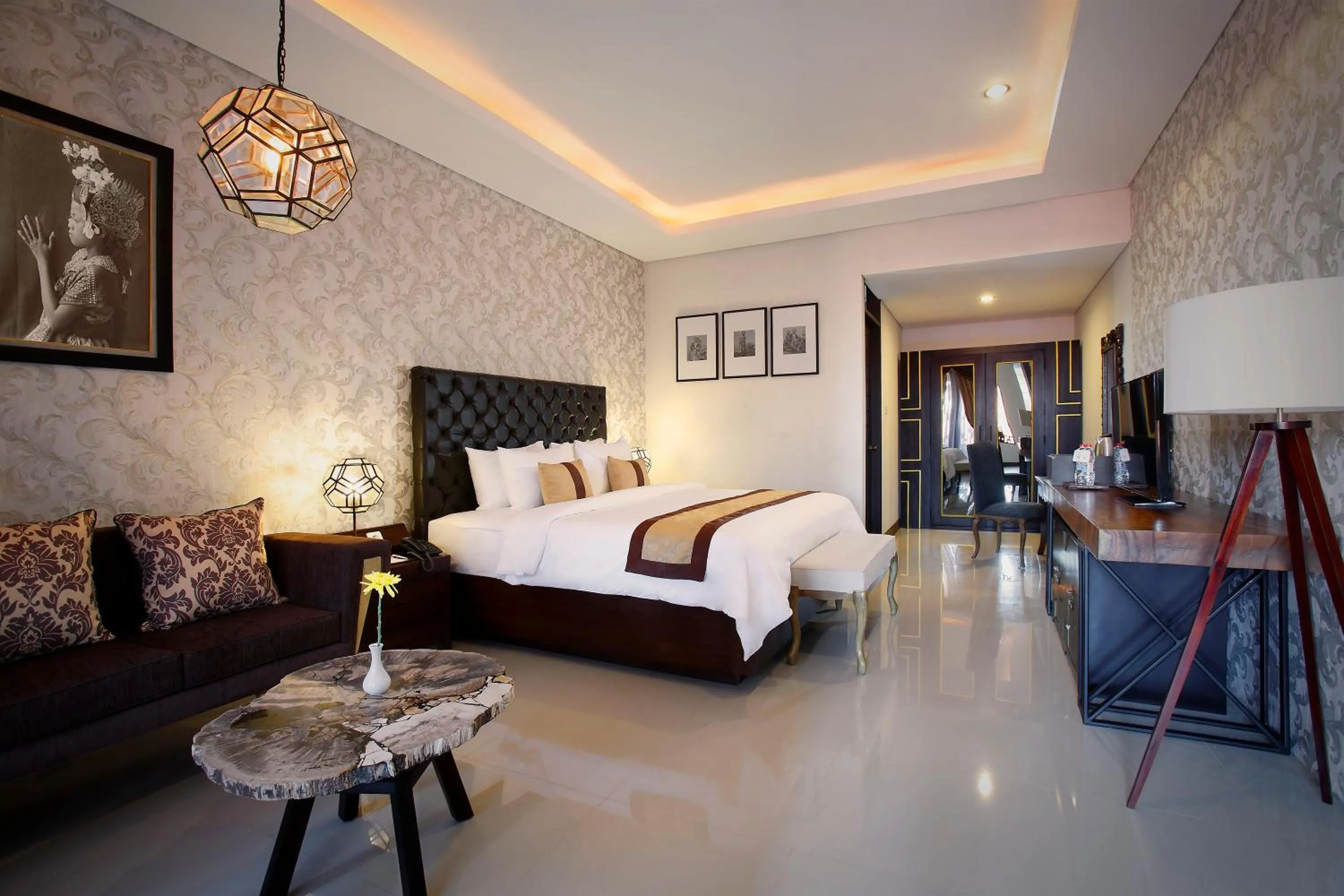 Bed in The Visala Boutique Suites Seminyak