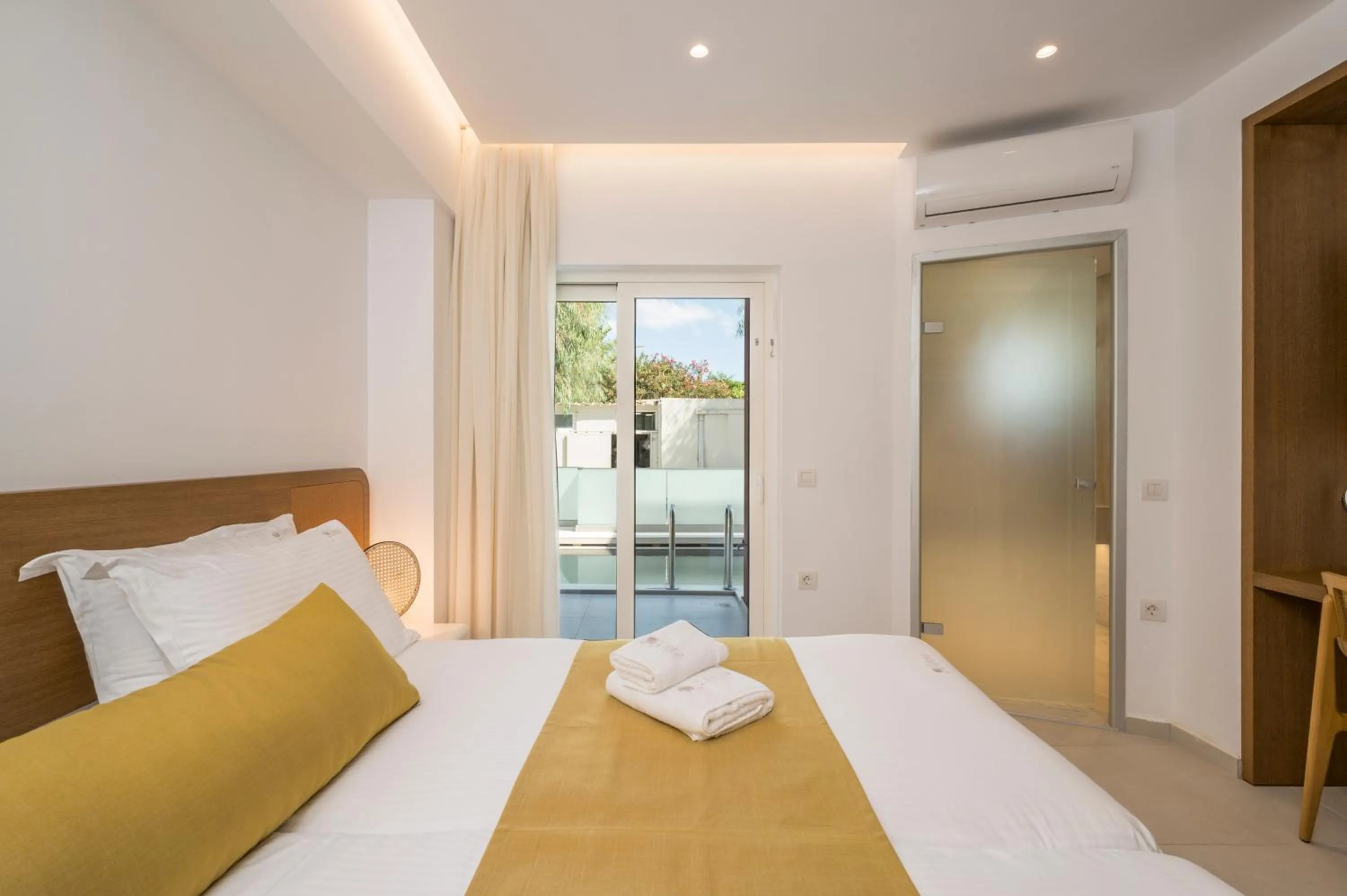 Bed in Tarra Seaside Hotel