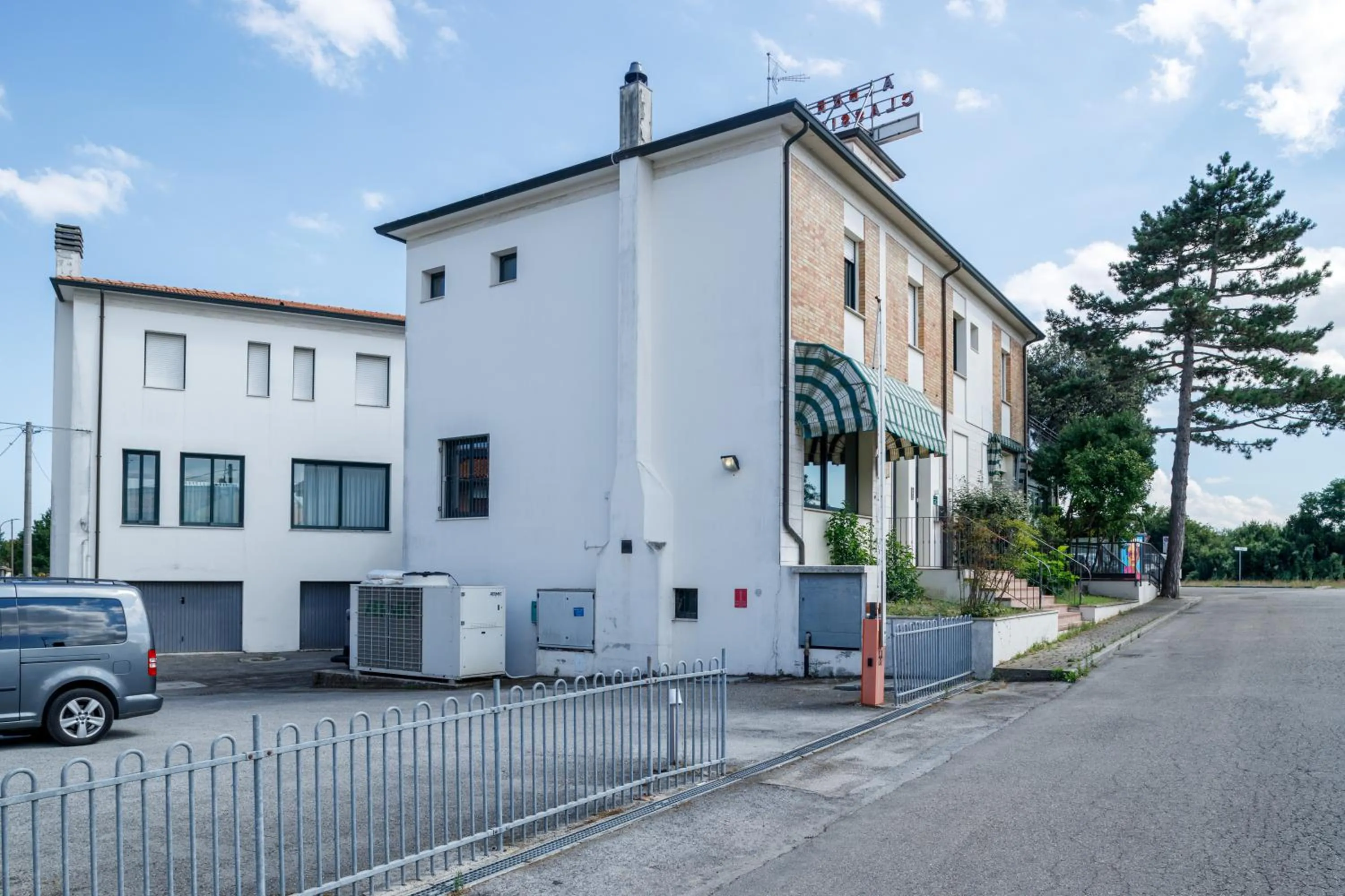 Street view in Hotel Classicano