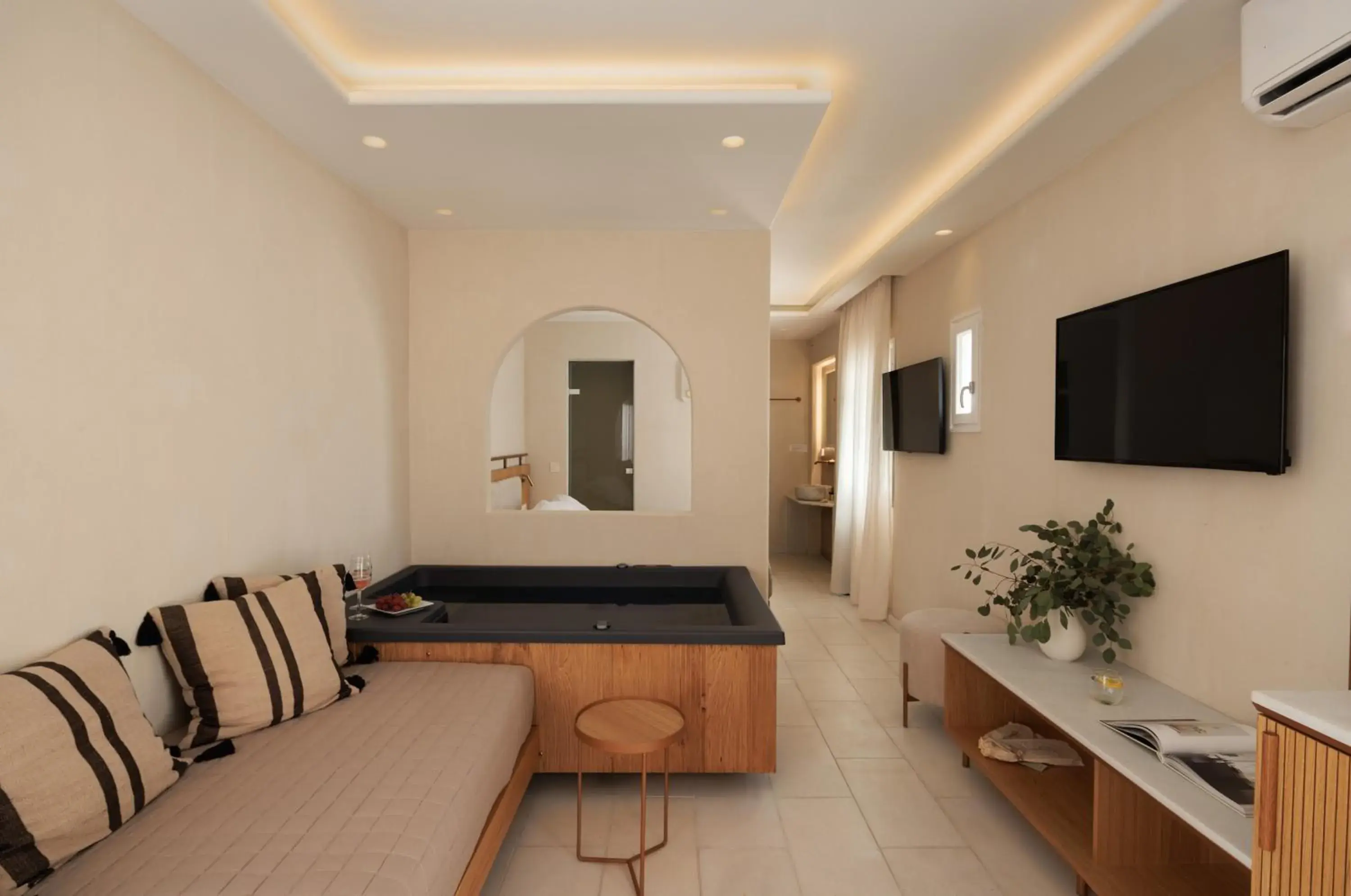 Supreme Suite With Indoor Hot Tub in Polis of Naxos Supreme Suite With Indoor Hot Tub in Polis of Naxos