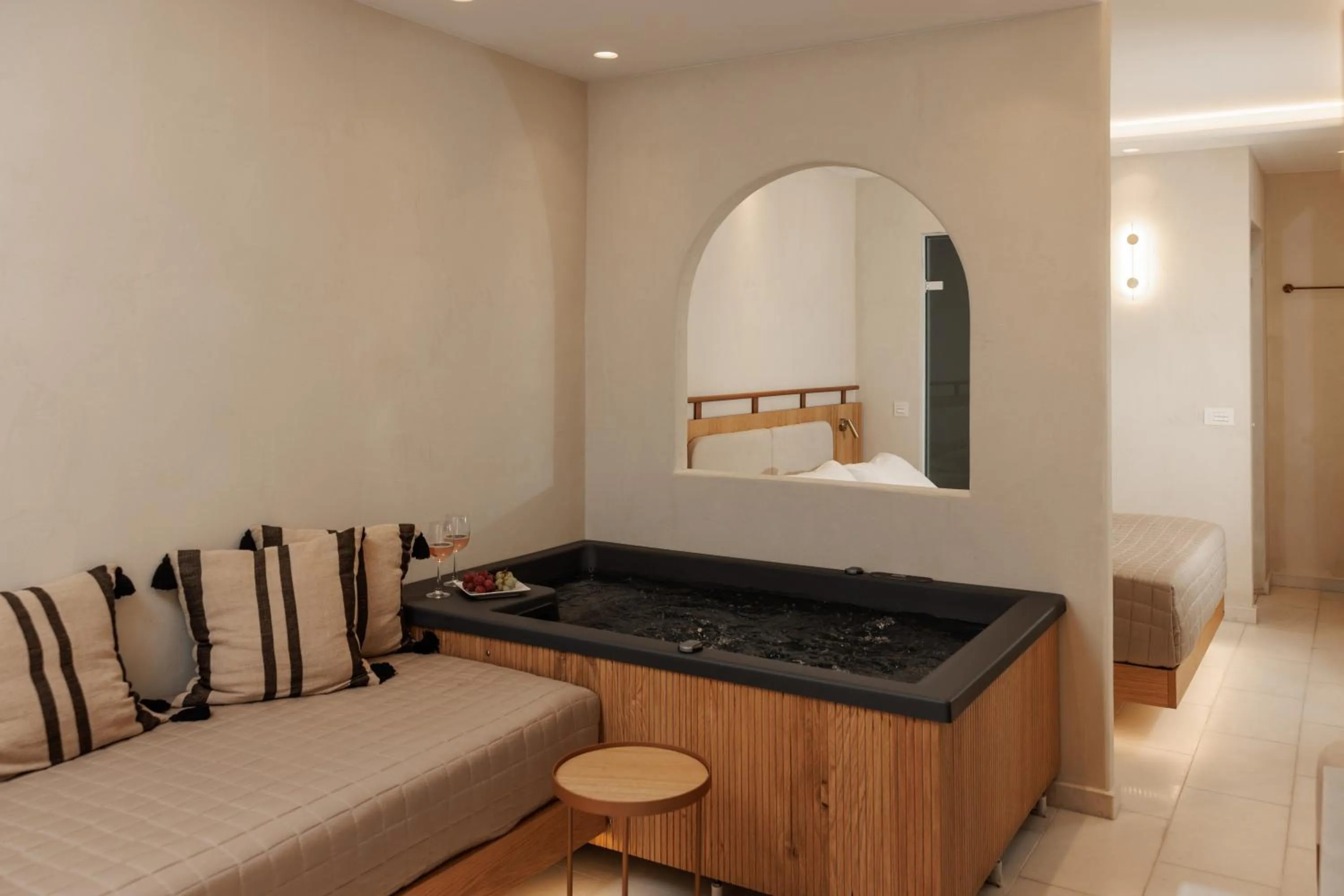 Hot Tub, Bed in Polis of Naxos