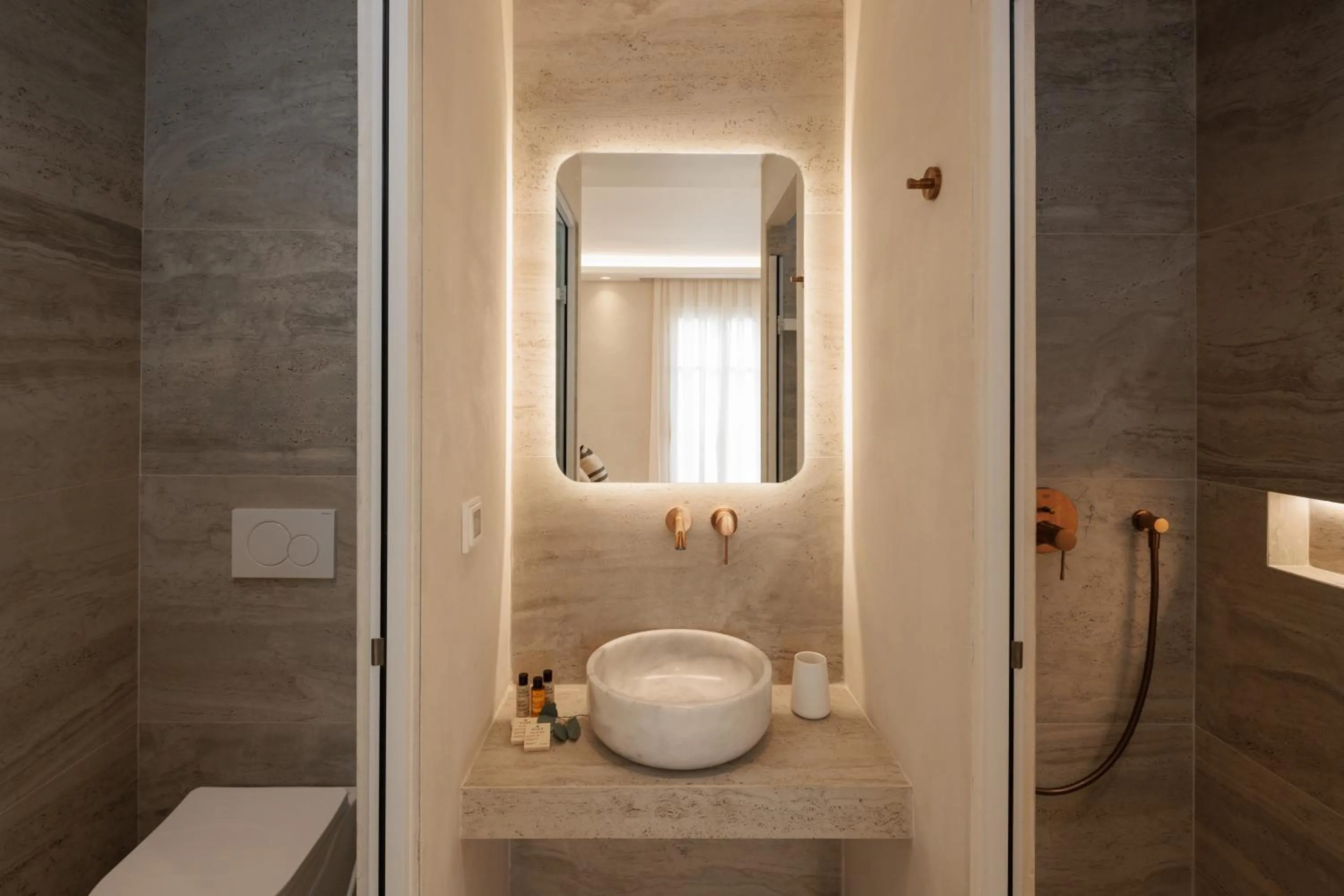 Bathroom in Polis of Naxos