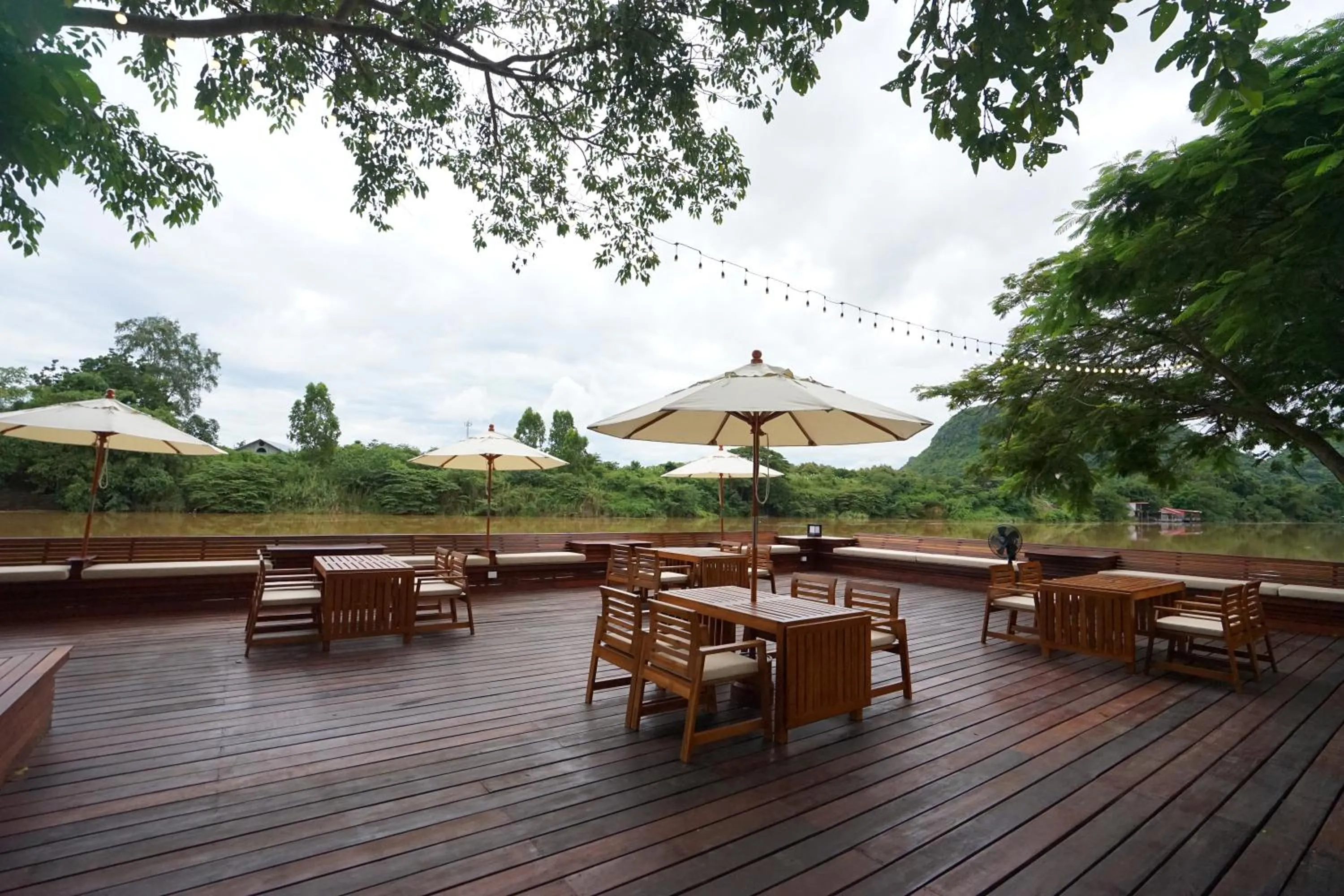 Restaurant/places to eat in River Kwai Kiri Resort
