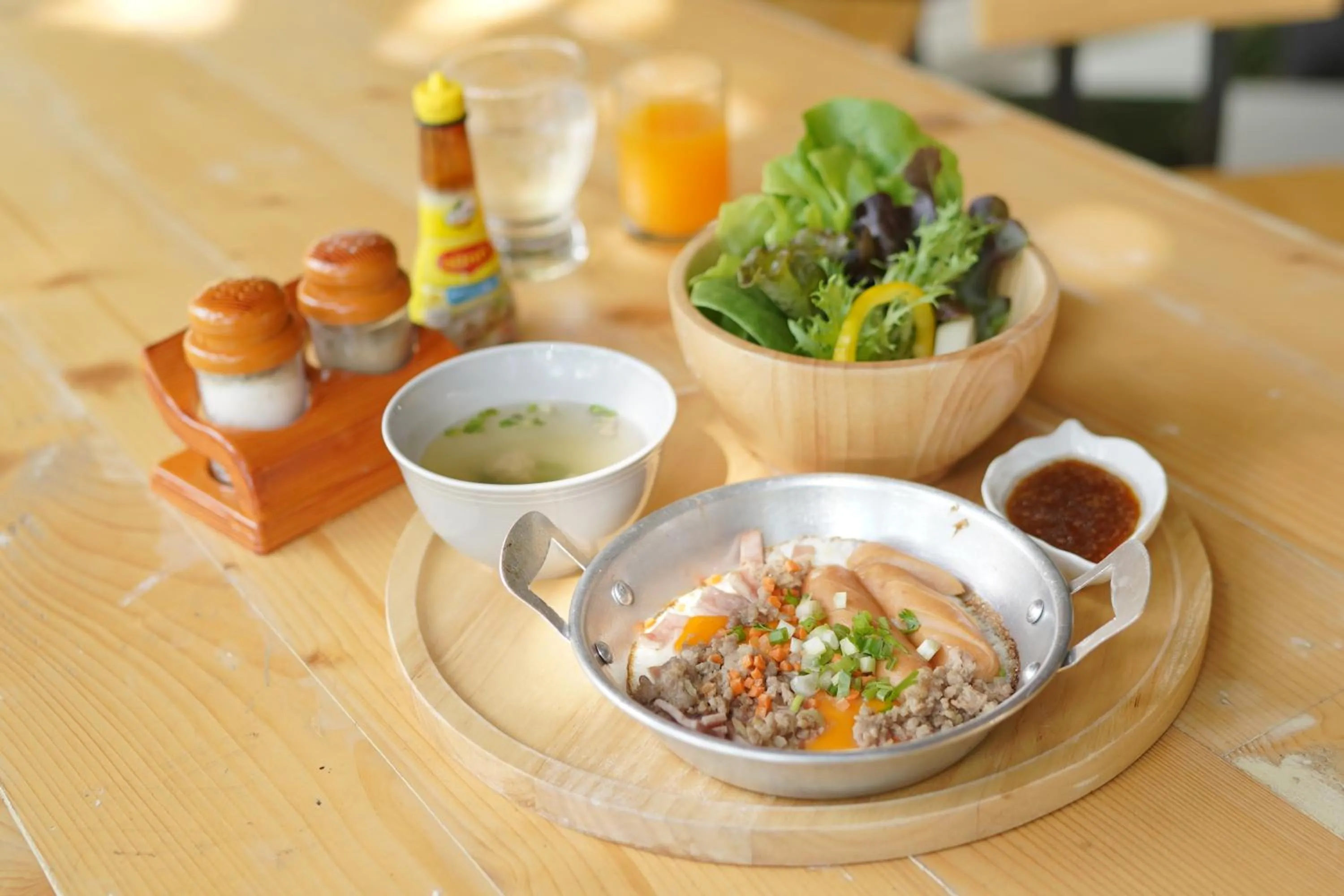 Restaurant/places to eat in River Kwai Kiri Resort