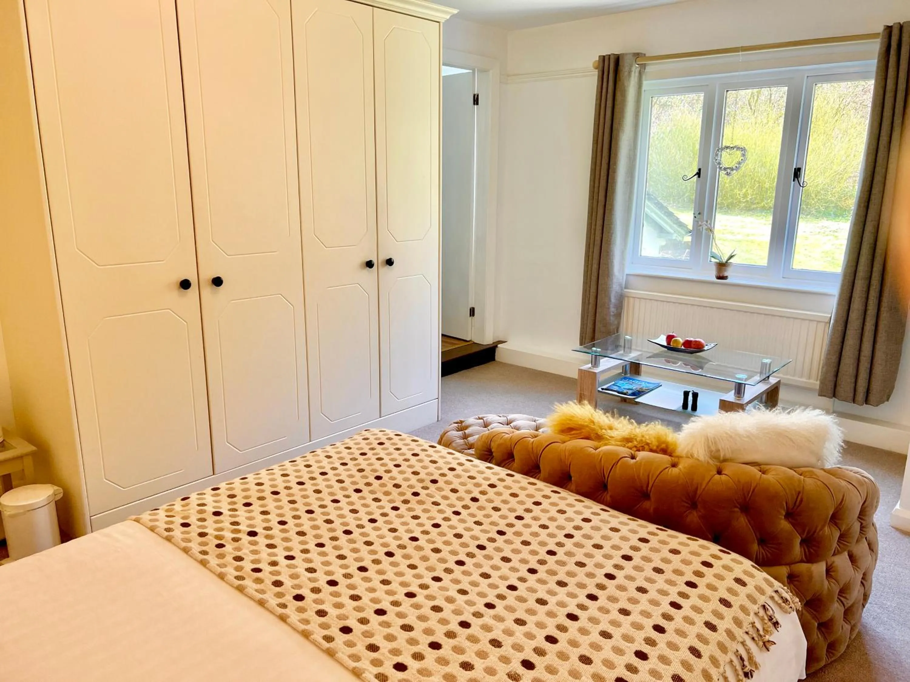 Photo of the whole room in High Grassings Country House