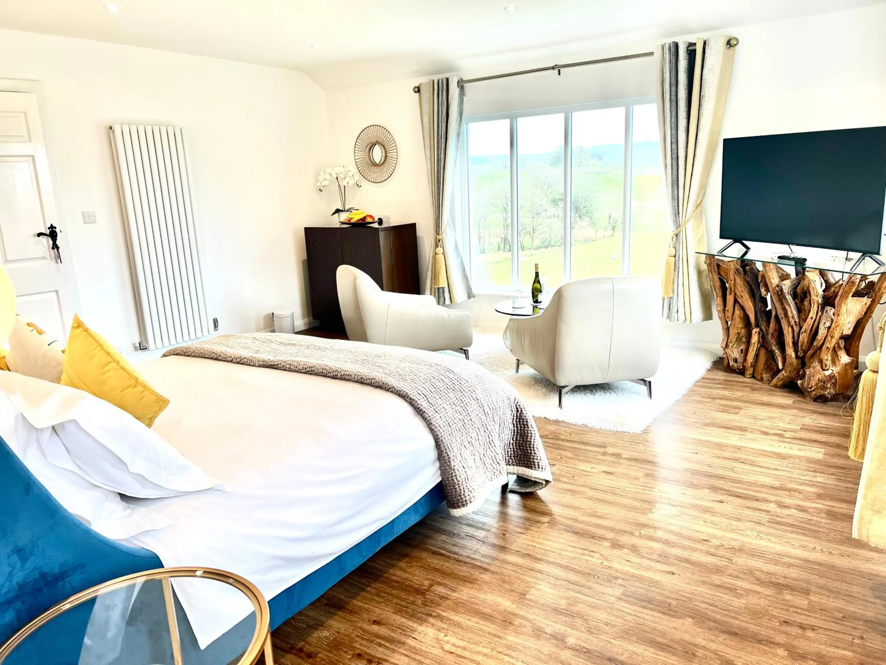 Photo of the whole room in High Grassings Country House