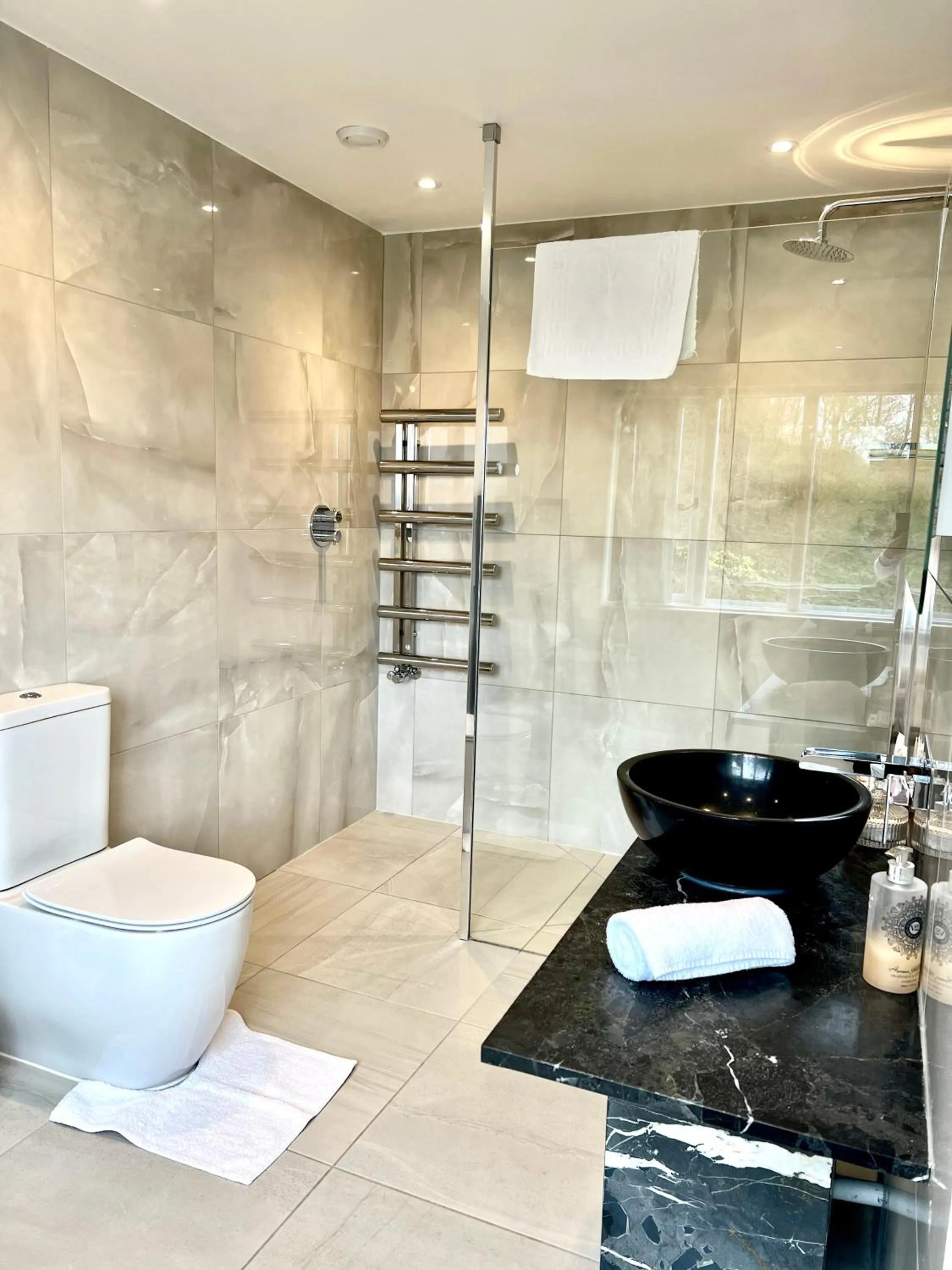 Bathroom in High Grassings Country House