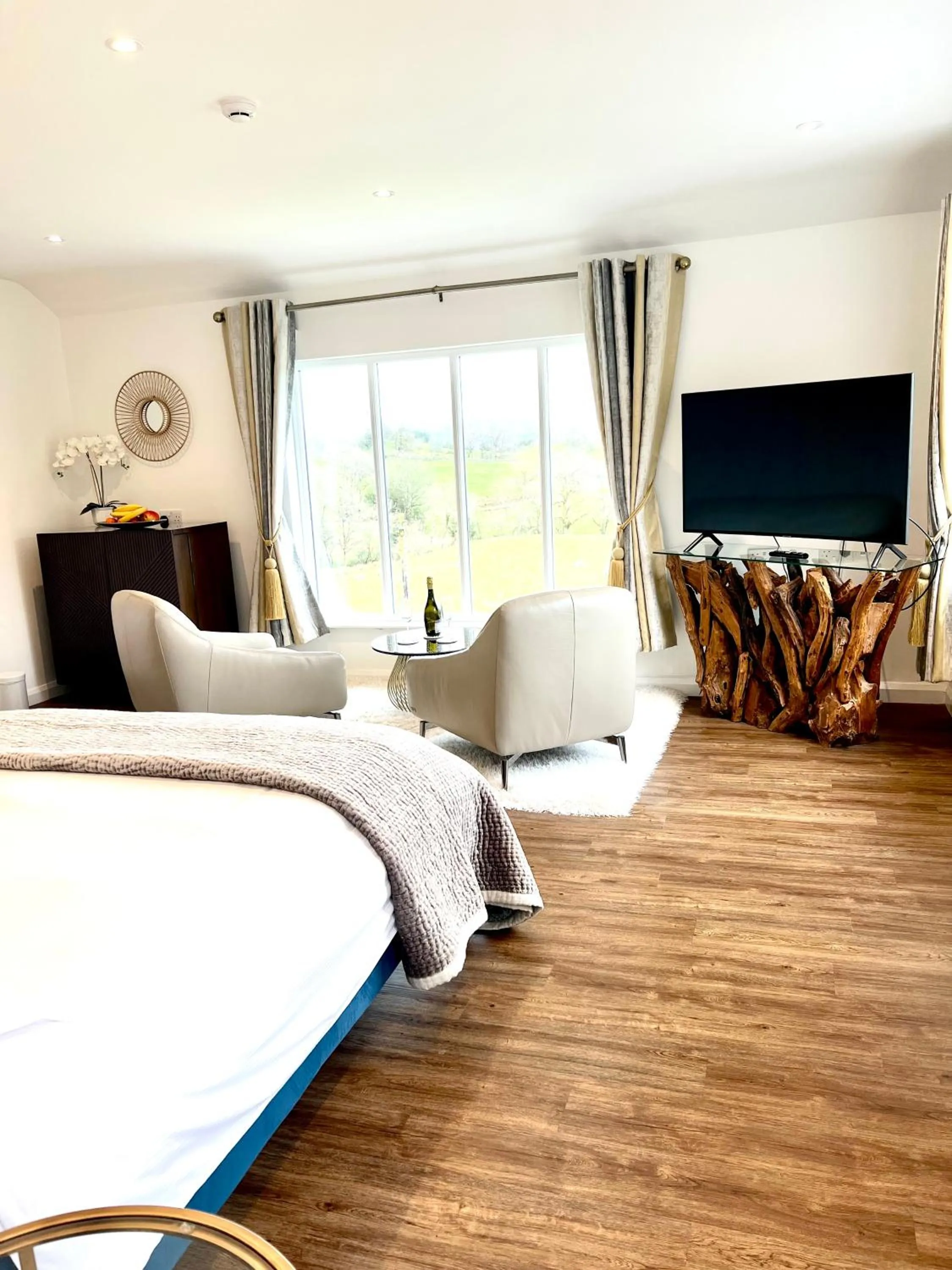 Photo of the whole room in High Grassings Country House