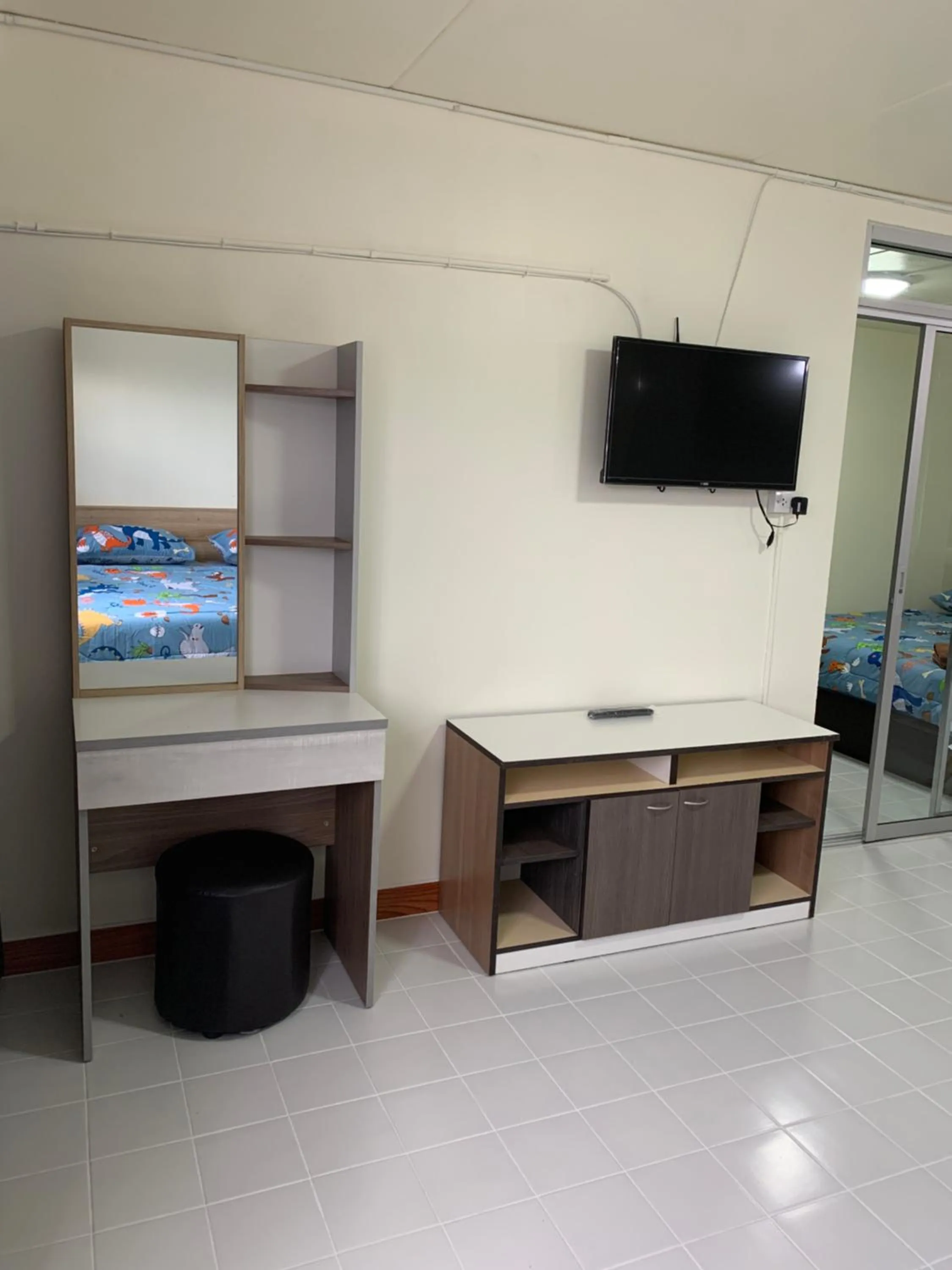 TV and multimedia in Muangthongthani Rental/Khun Dan