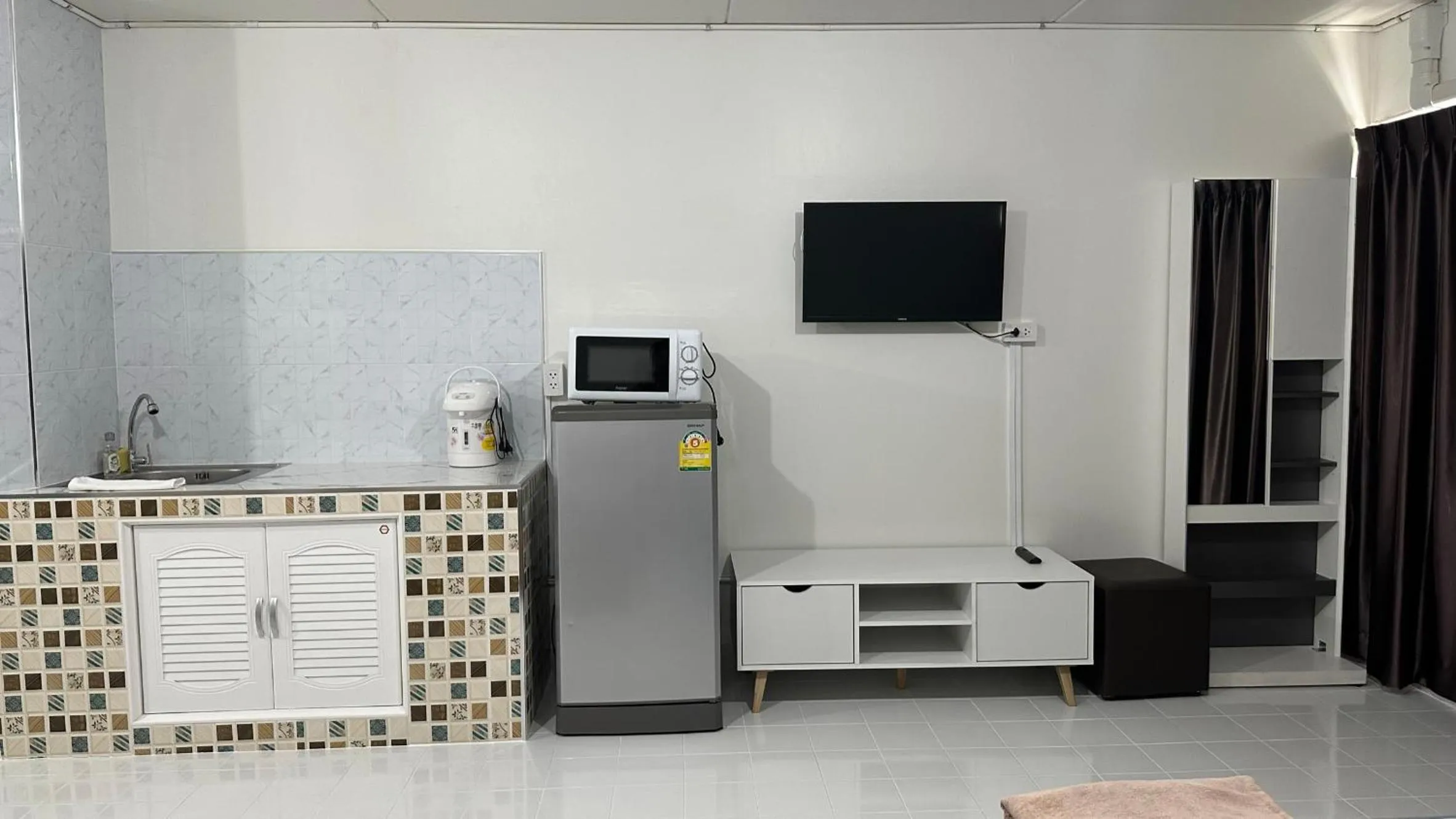 TV and multimedia in Muangthongthani Rental/Khun Dan