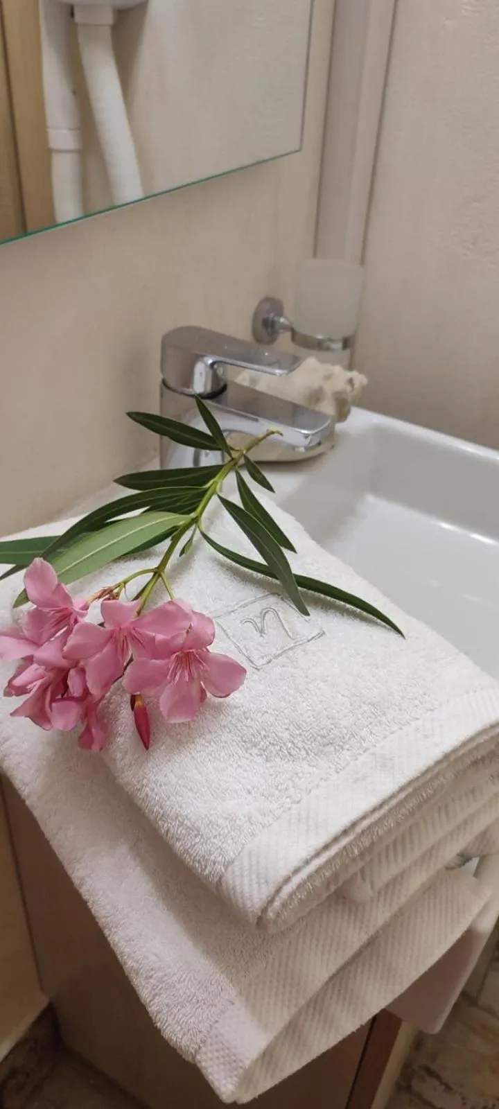 Bathroom in Ilianthos Apartments & Rooms