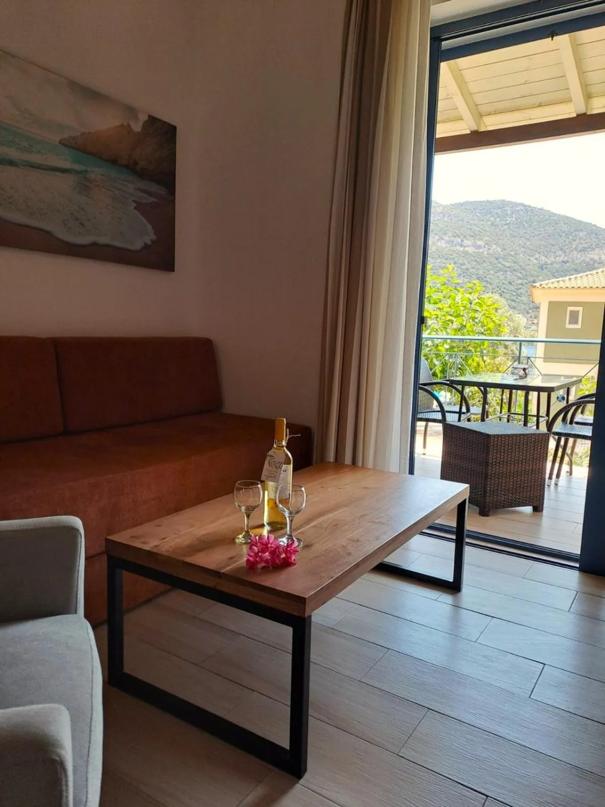 Ilianthos Apartments & Rooms
