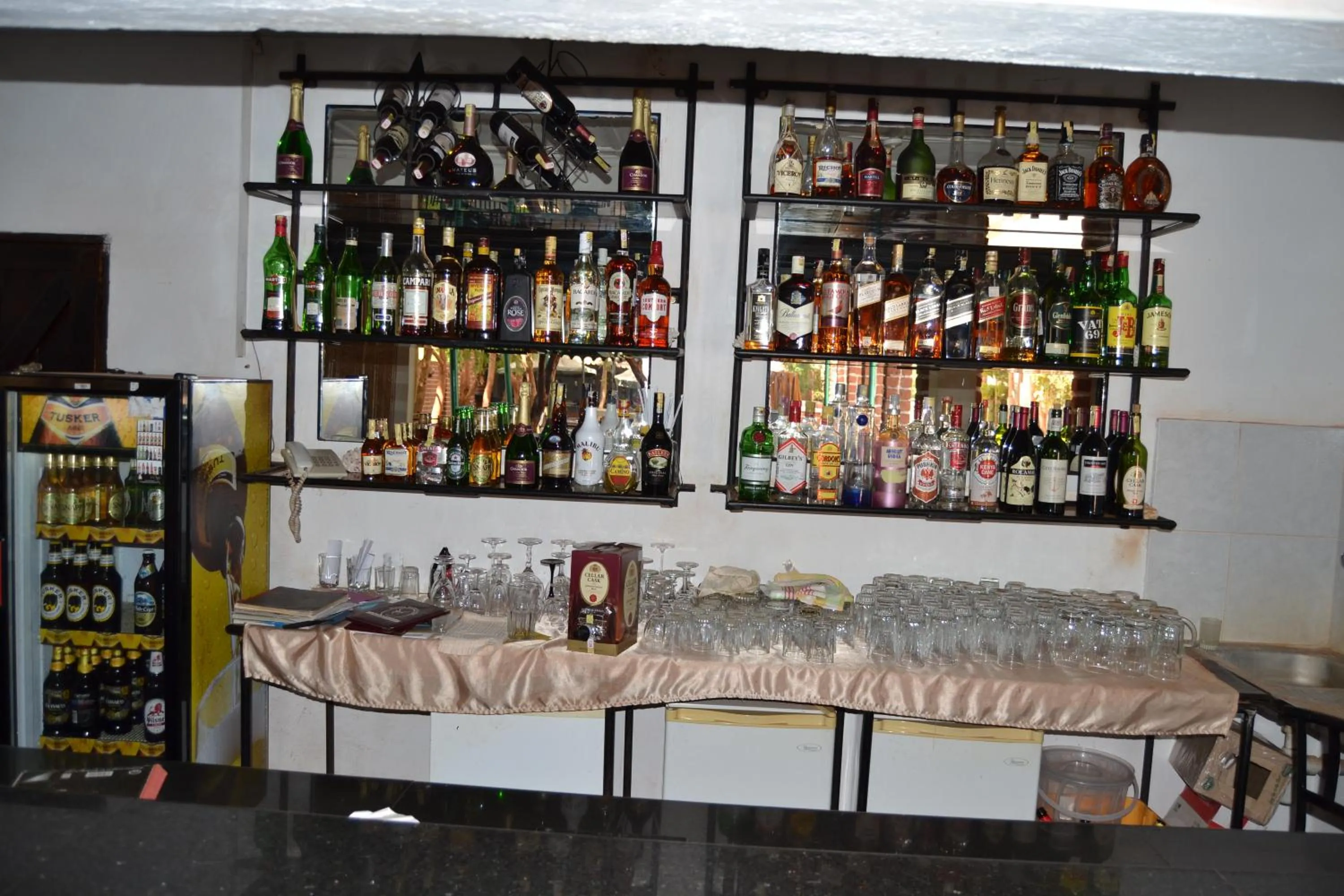 Restaurant/places to eat in Impala Safari Lodge